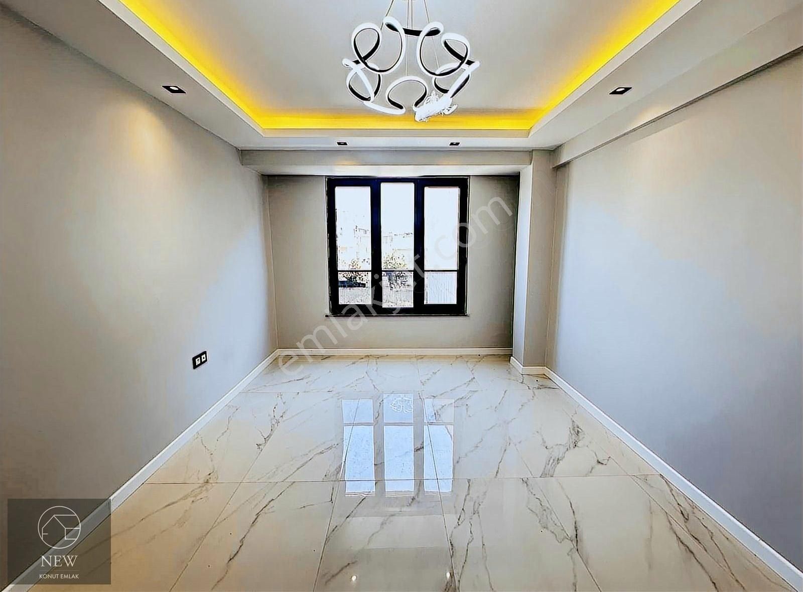 New Emlak Ta Zafer Mh. Esenli Cad Dibinde Satılık Lüx 2+0 Daire