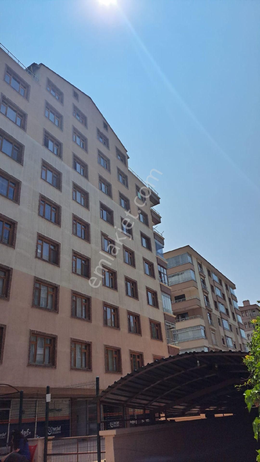 Selçuklu Yazır Mah.5+1+30 Metre Terası Olan Saray Yavrusu Kiralık Dubleks Daire