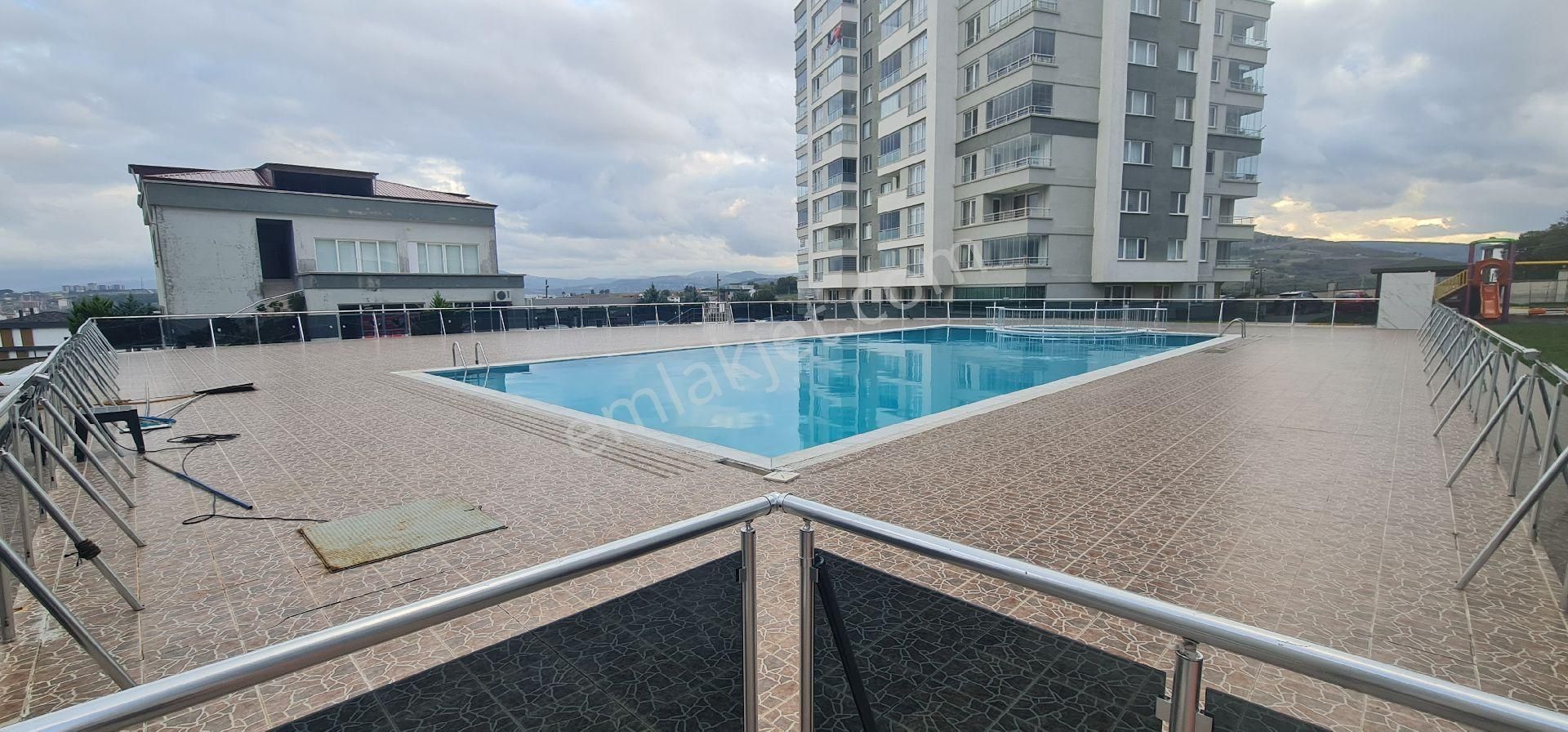 Panaroma Sitesinde Full Deniz Manzarali Güvenlikli Marketli 2+1 Kiralık Daire
