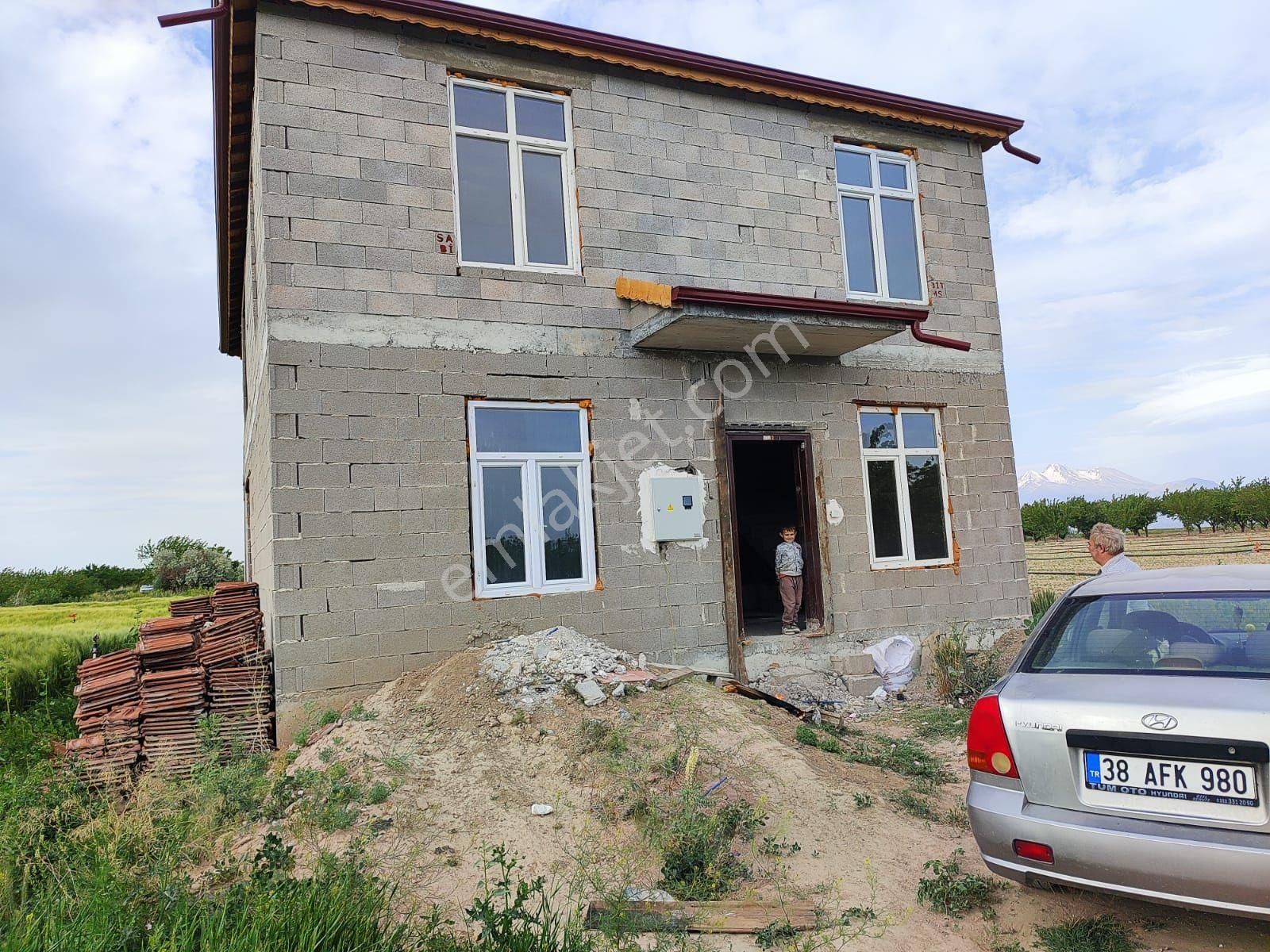 Kaçmaz Emlaktan Yeşilhisarda Satılık Evli Bahçe - Görsel 5