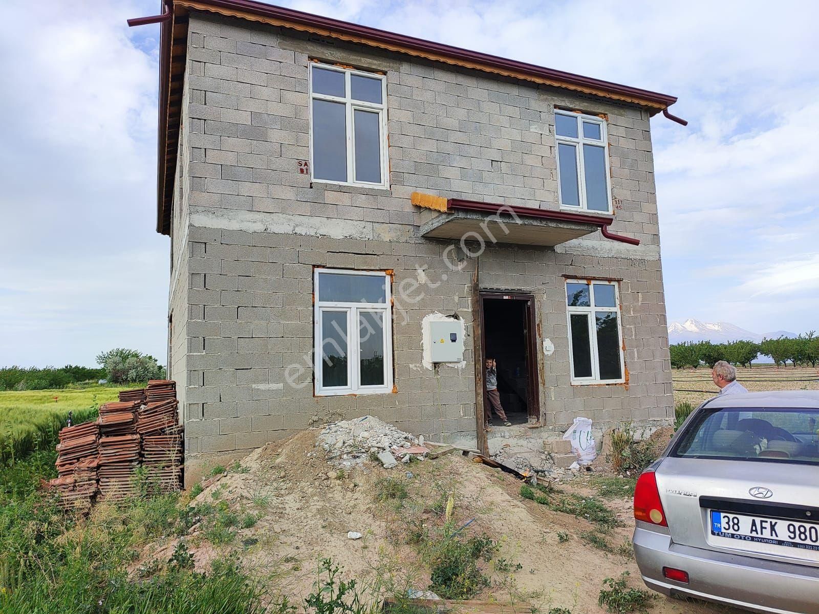 Kaçmaz Emlaktan Yeşilhisarda Satılık Evli Bahçe - Görsel 2