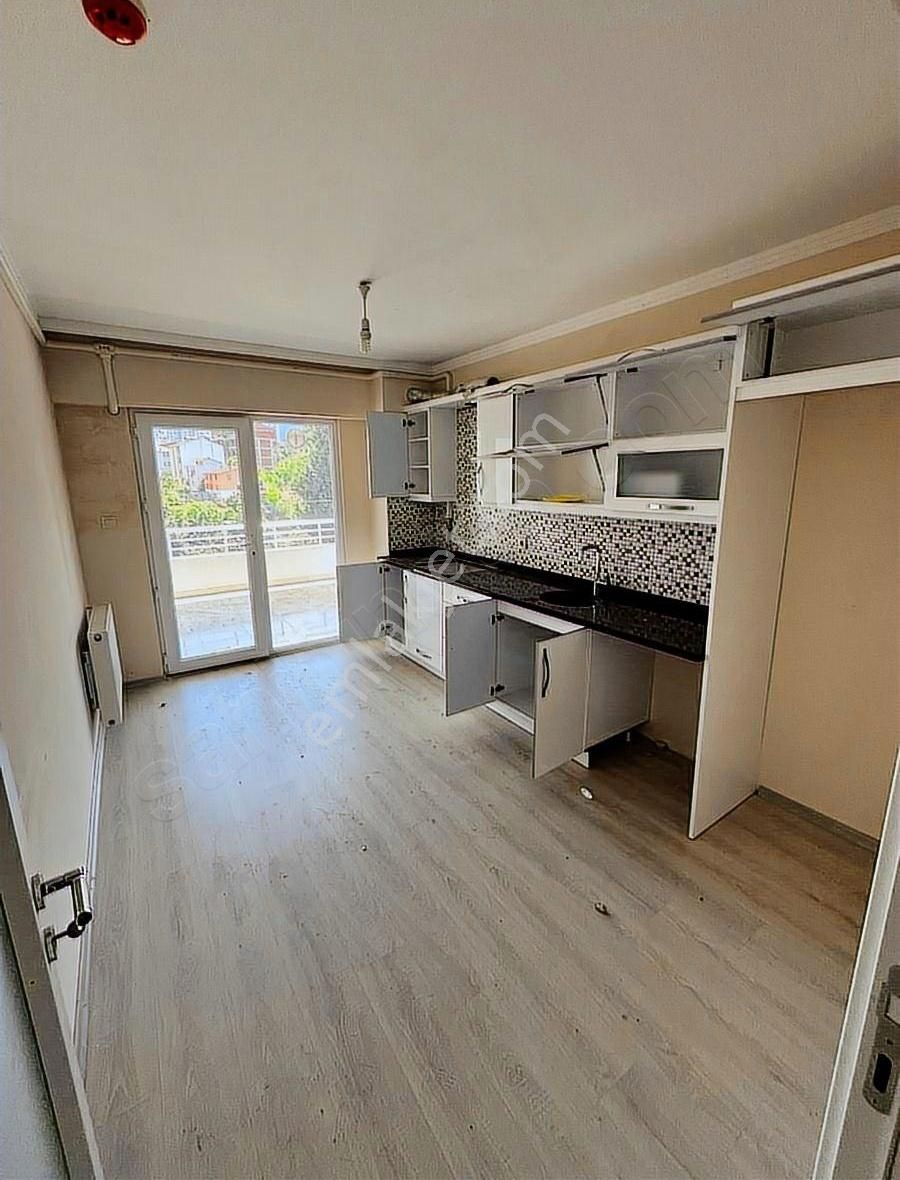 Boss Emlak'tan Kaşüstü Merkezde Kiralık 3+1 Siteiçi