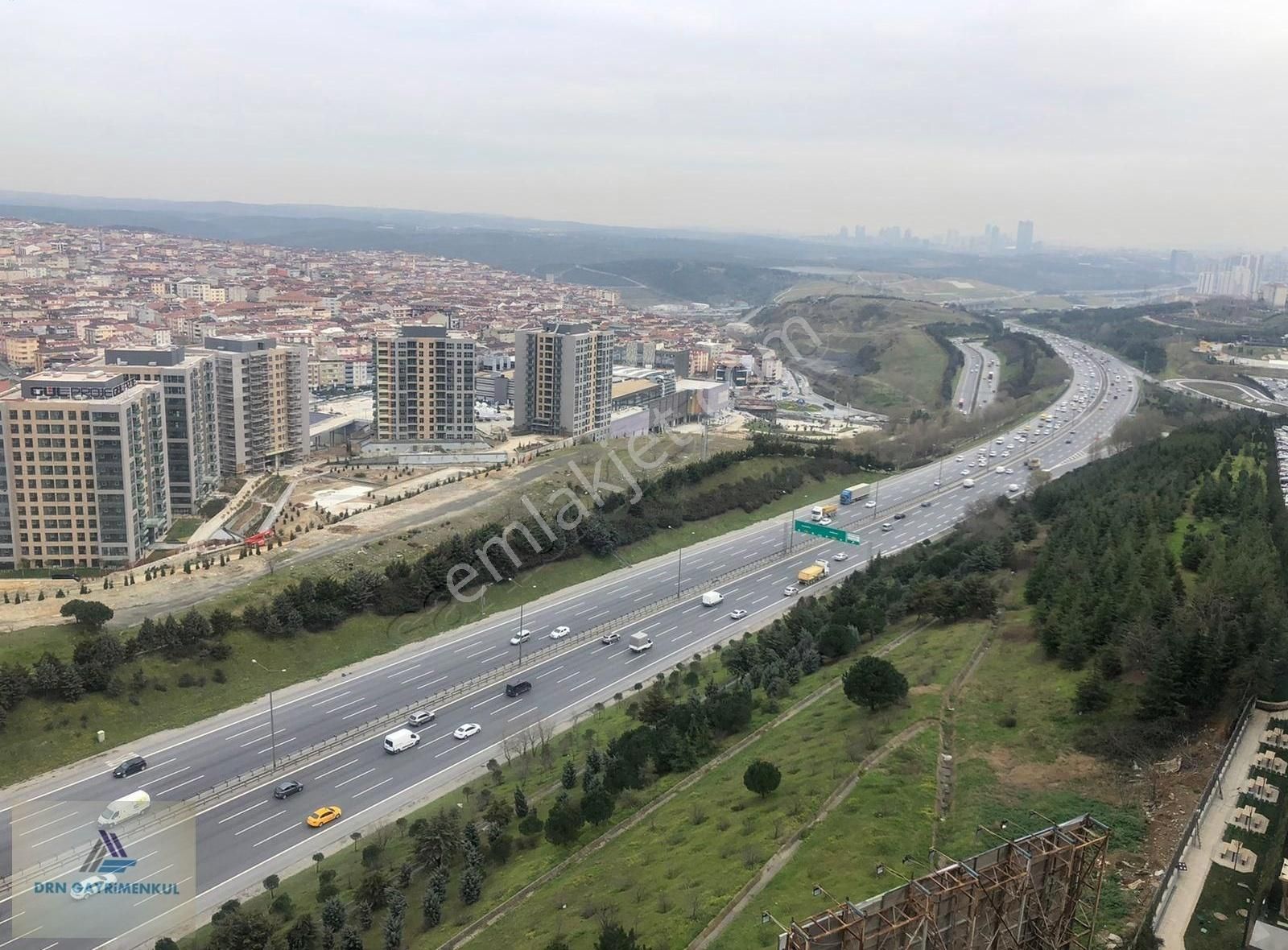 Tem Avrasya Konutları Önü Açık Oturuma Uygun Satılık 3+1 Daire