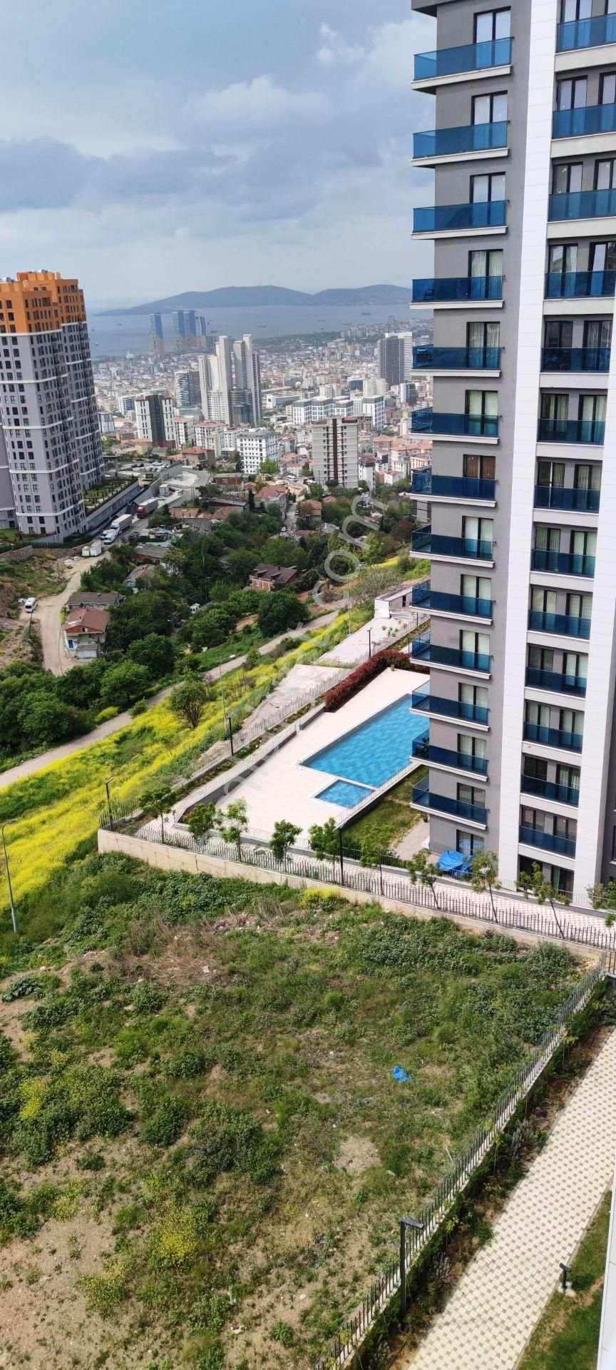 Kartal'da Deniz Ve Adalar Manzaralı Site İçerisinde Havuzlu 3+1