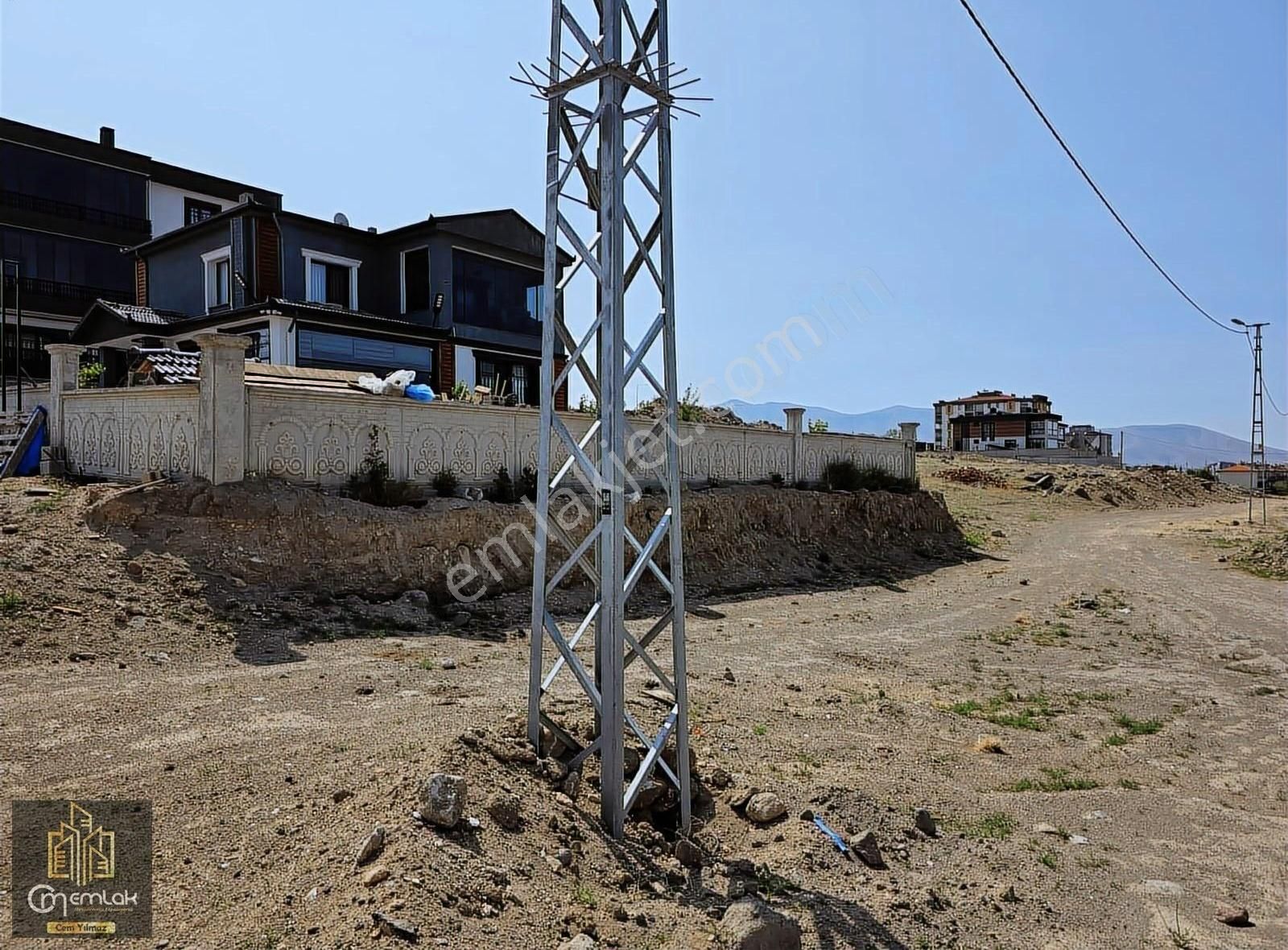 İnönü Mahallesinde, Yeşilburç Yolu 500 M2 İmarlı Arsa Cm Emlak
