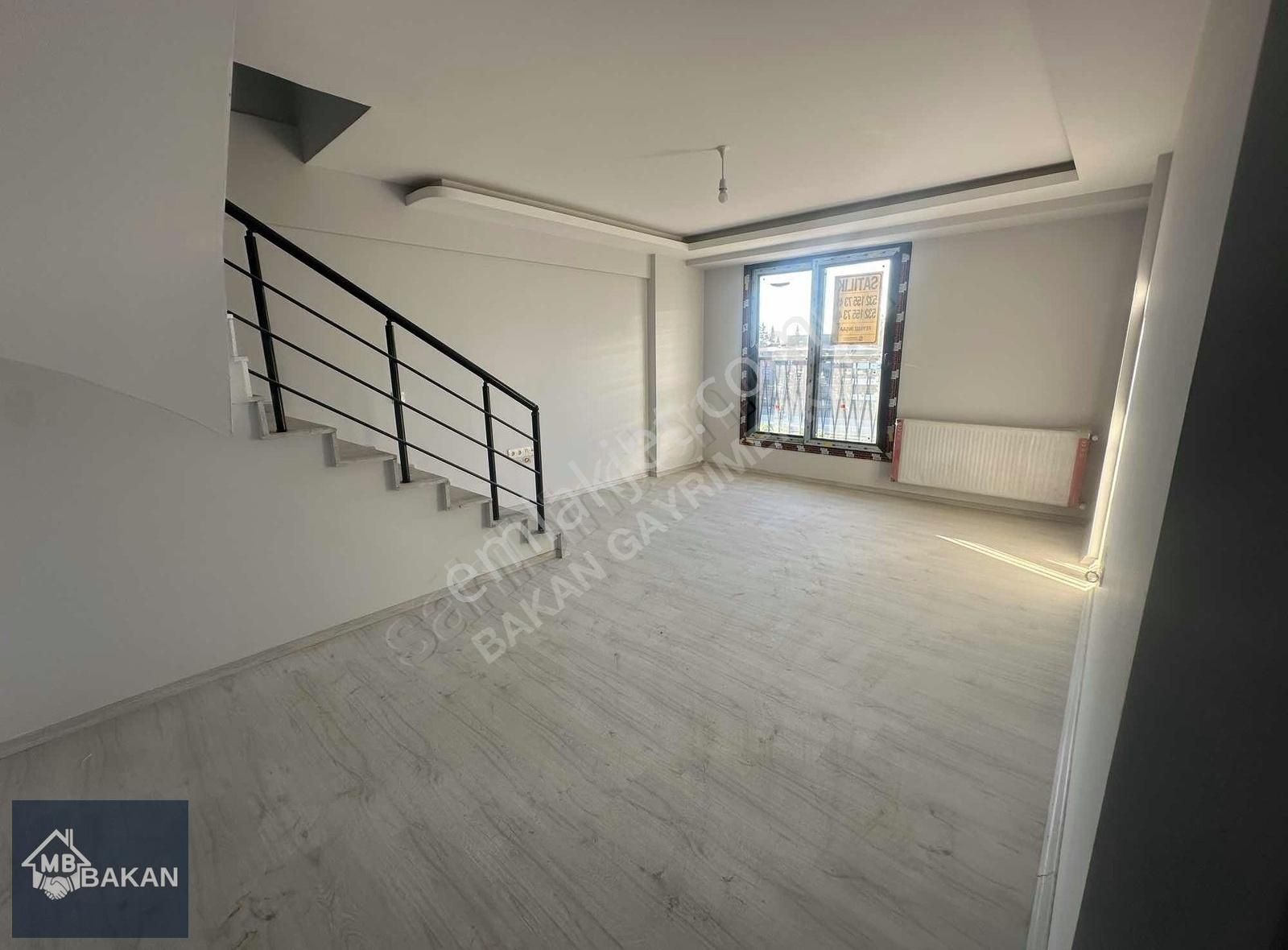 Bakan Gayrimenkul / 4+1 Dubleks 220 M2 Havuzlu Site !