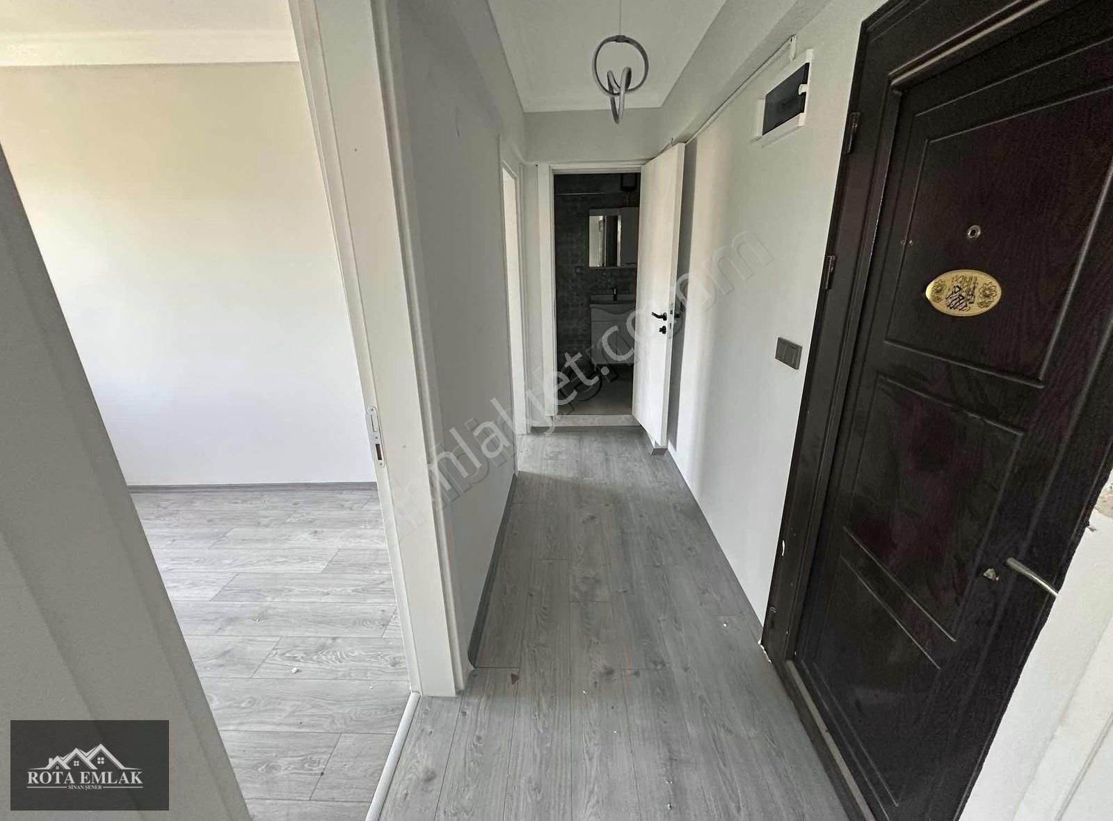 Ürkmez Merkezde Denize Yakın 2+1 Bakımlı Daire - Görsel 2