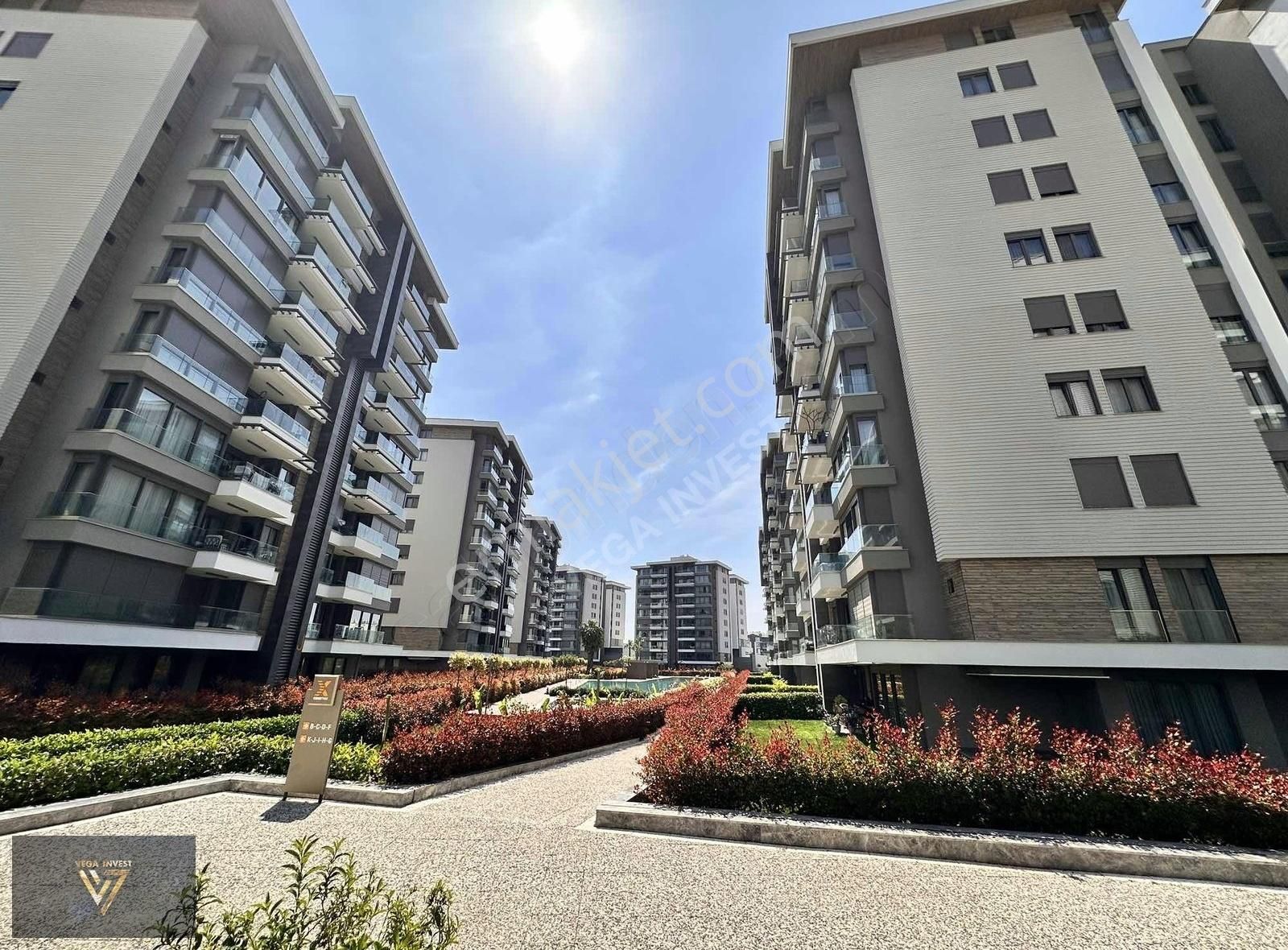Konyaaltı Lüks Sitede Havuz Manzaralı 3+1 Satılık Daire - Görsel 2