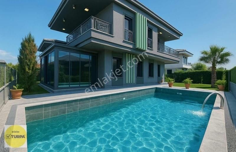 Didim Altınkumda Ultra Lüks Satılık Eşyalı Tam Müstakil Villa