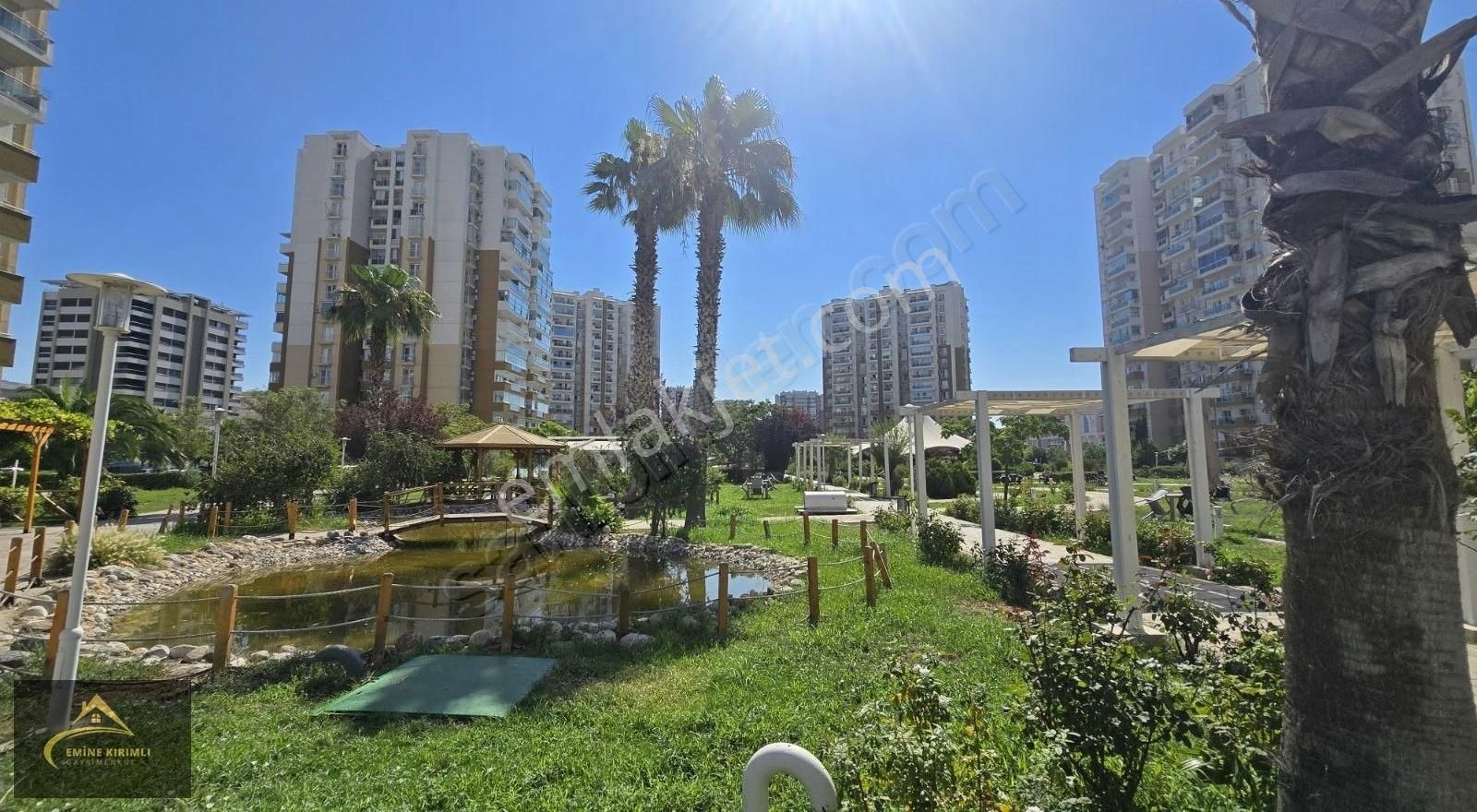 Mavişehir Emlak Konut'ta 2+1 Havuz Manzaralı