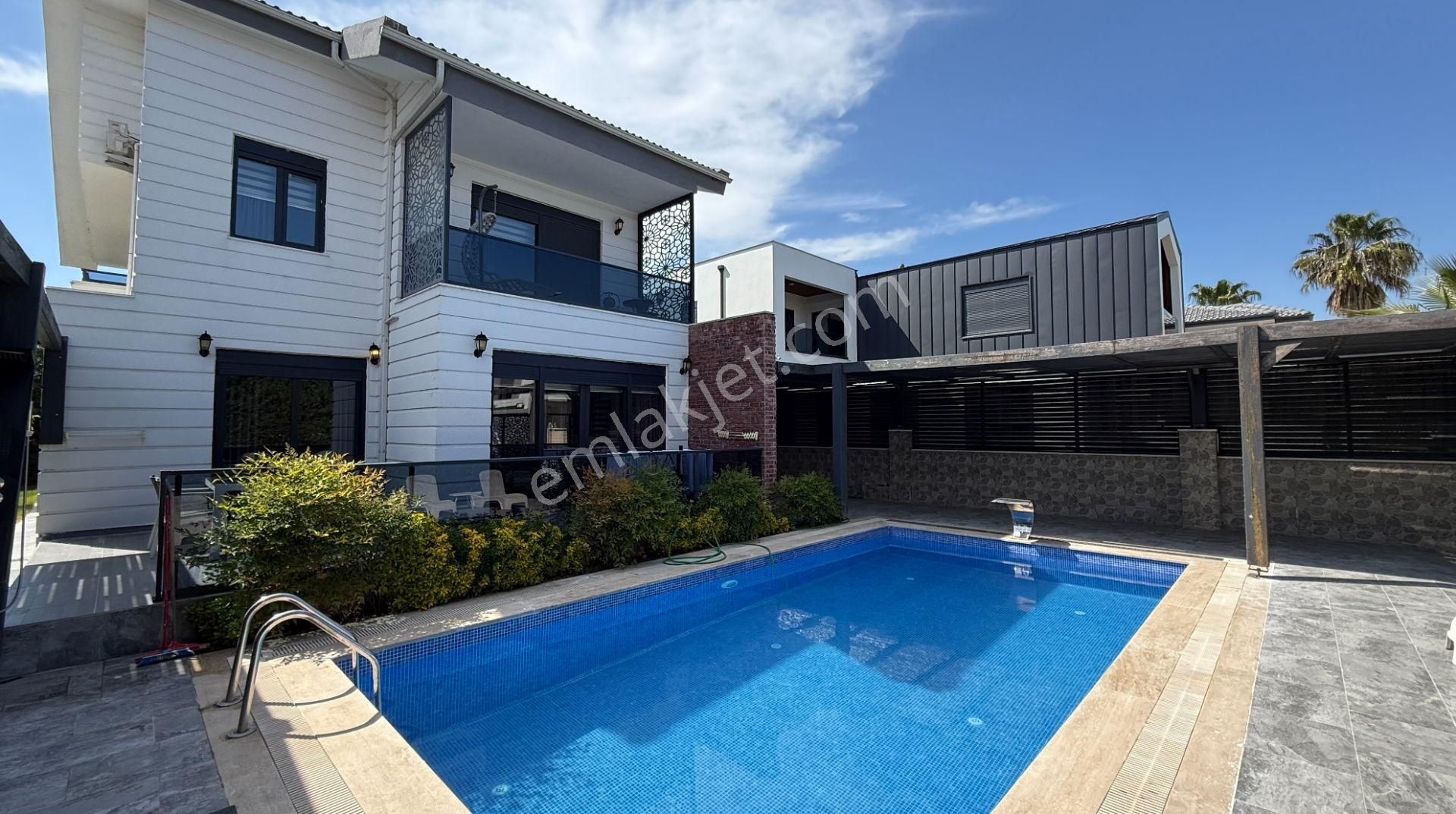 Ultra Lüks 6+1 Villa 14 Kişi Kapasiteli Hamam - Sauna'lı Villa