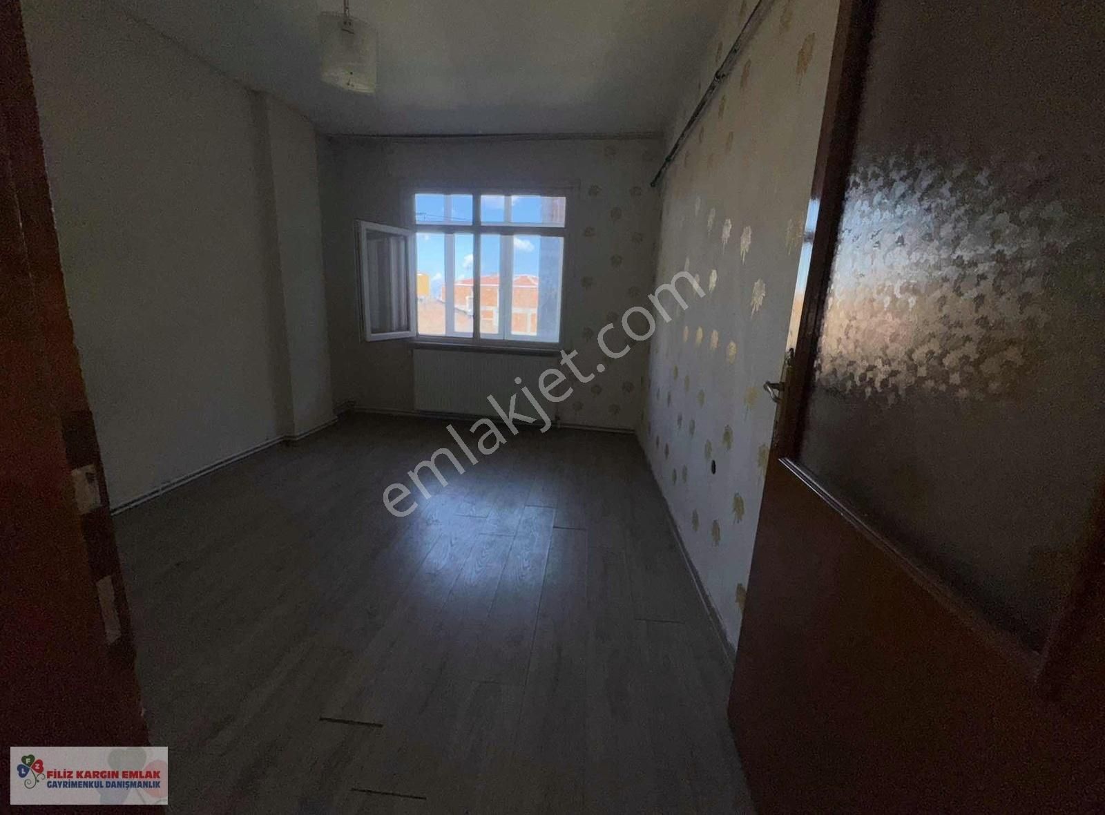 Bağcılar Tabya Işıkları'nda 2+1 90m2 Kiralık Daire