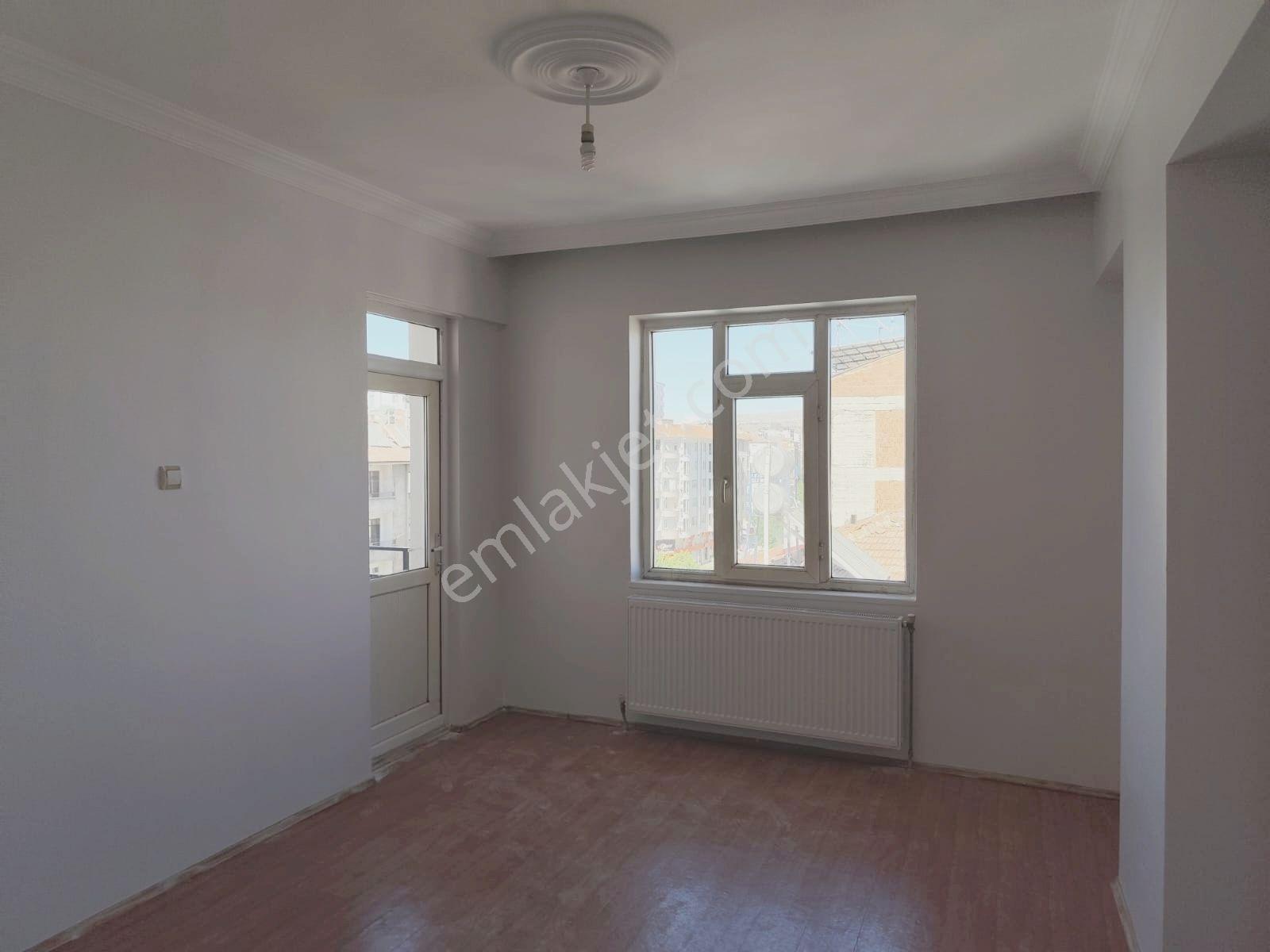 Mustafapaşa Mah Mevlana Cad Satlık 3+1 Yapılı Daire - Görsel 9