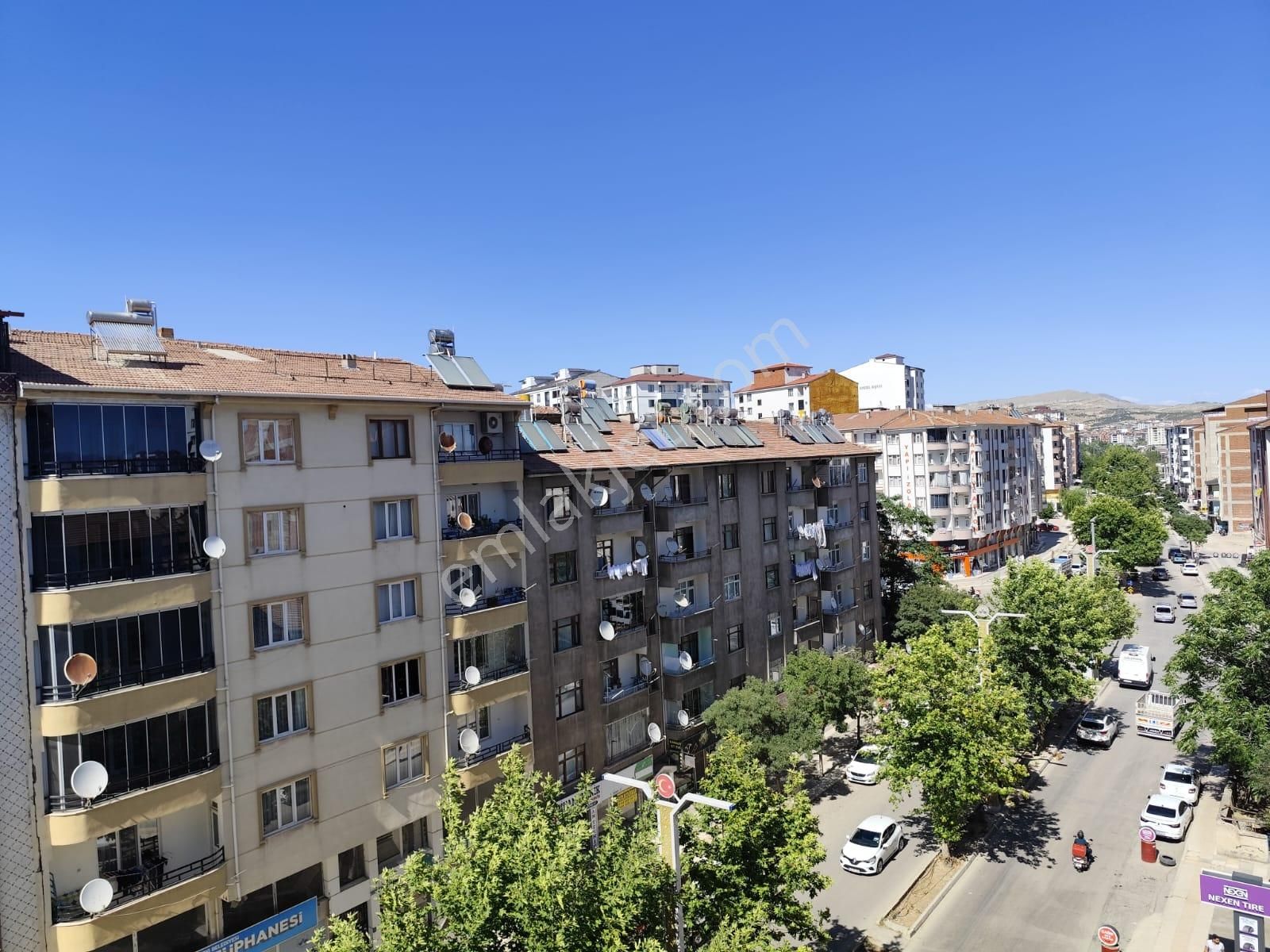 Mustafapaşa Mah Mevlana Cad Satlık 3+1 Yapılı Daire