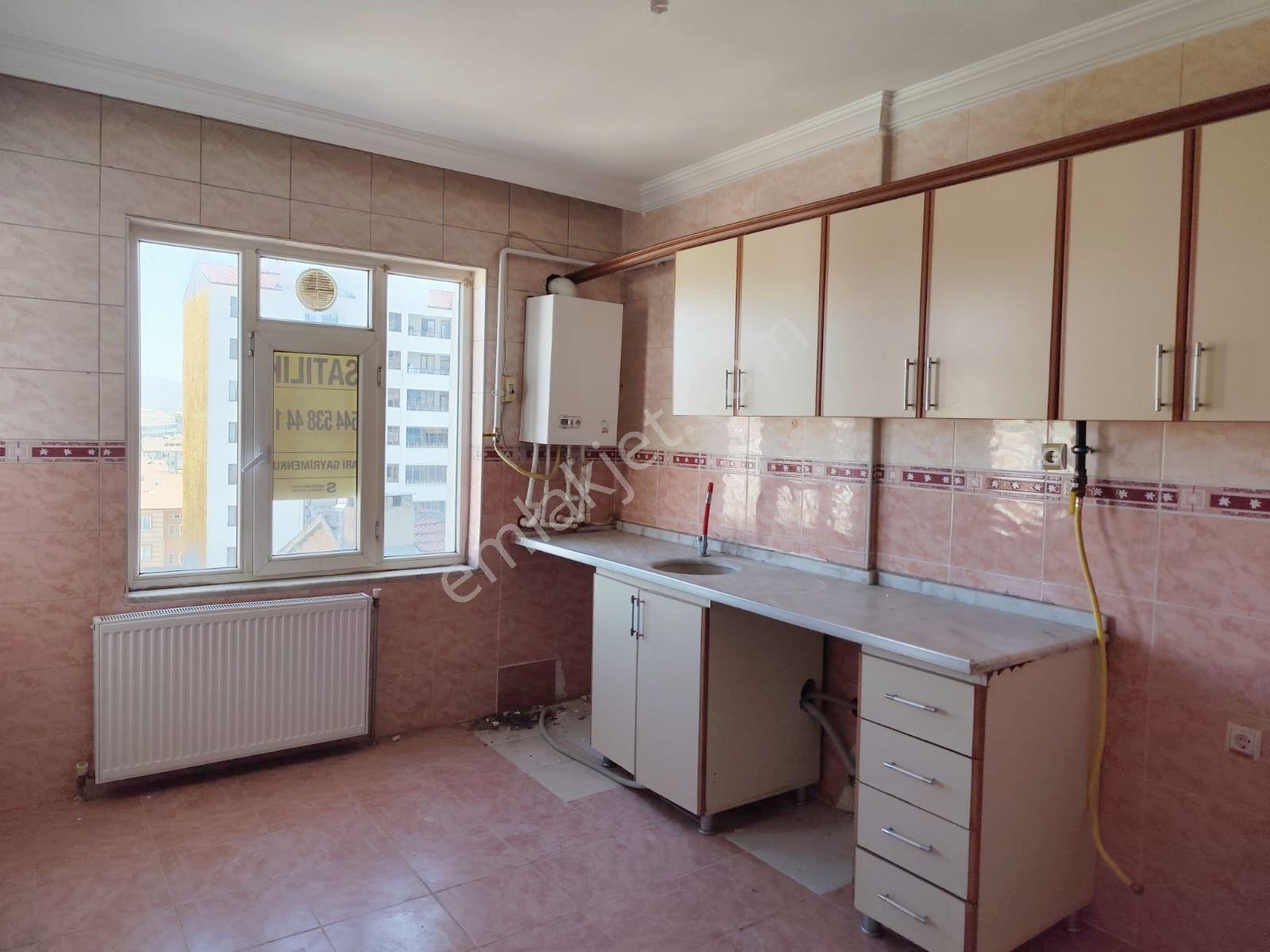 Mustafapaşa Mah Mevlana Cad Satlık 3+1 Yapılı Daire - Görsel 21