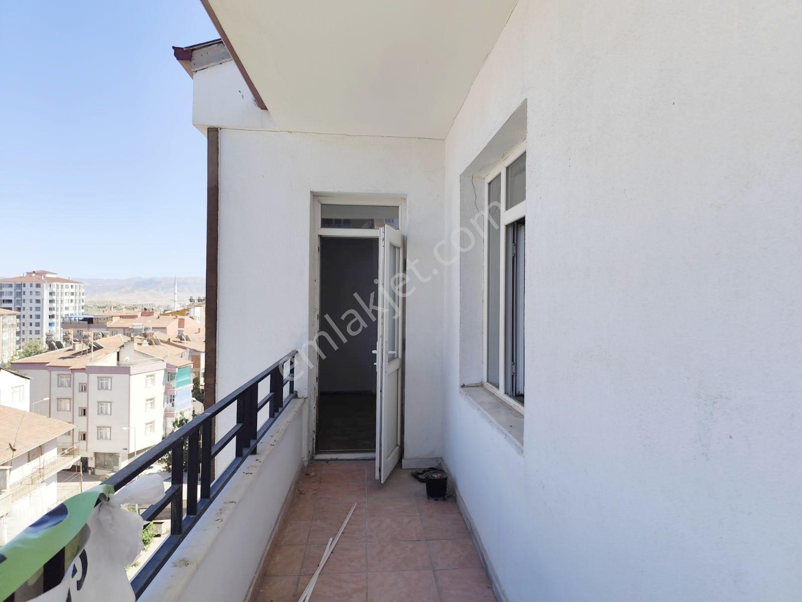 Mustafapaşa Mah Mevlana Cad Satlık 3+1 Yapılı Daire - Görsel 19