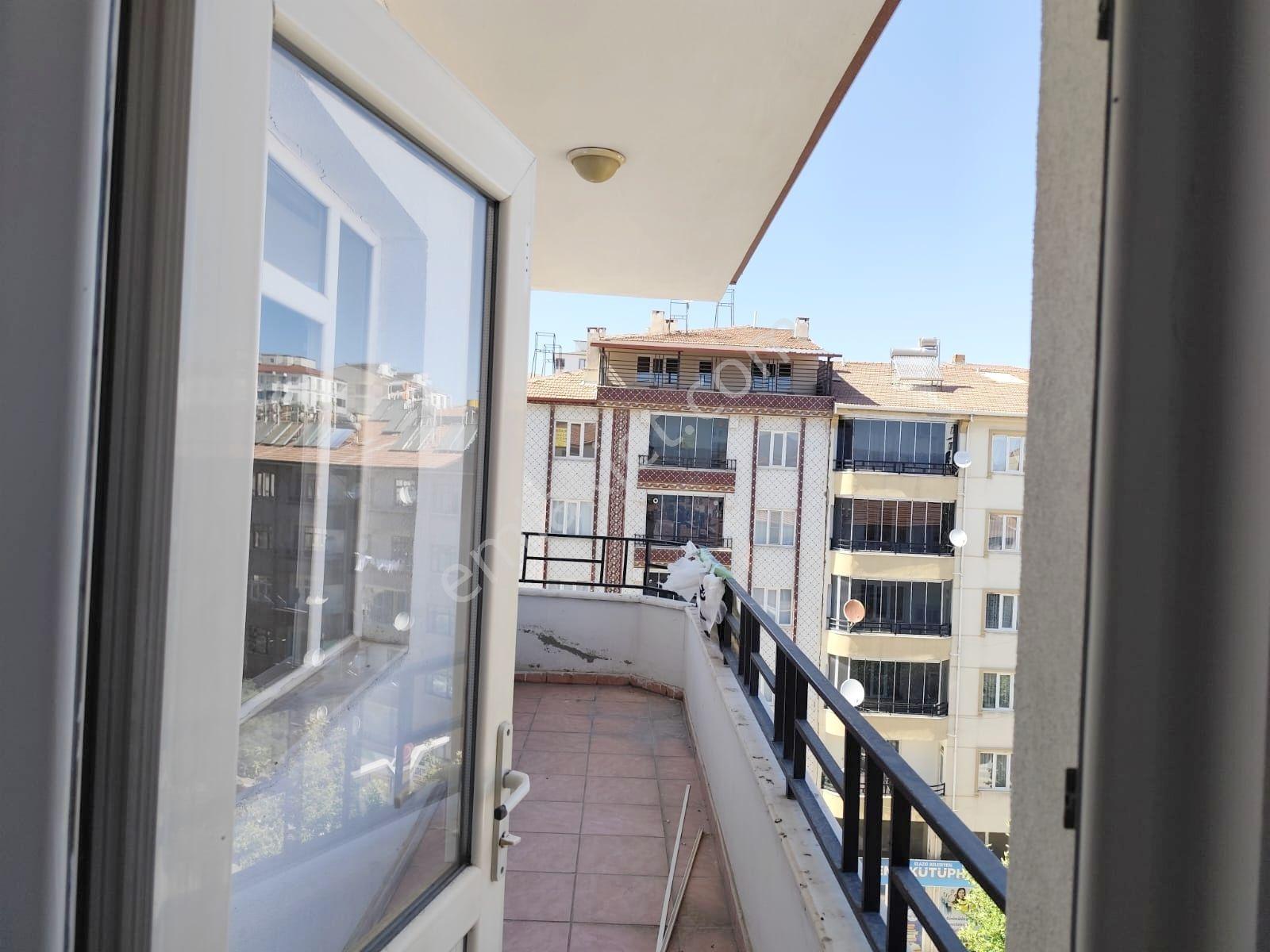 Mustafapaşa Mah Mevlana Cad Satlık 3+1 Yapılı Daire - Görsel 18