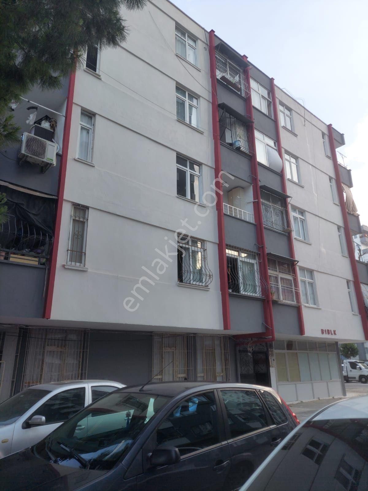 Sercan Söyü'den 50.yıl Sitesinde Az Katlı Hasarsız Geniş 2+1 Masrafsız Satılık Daire