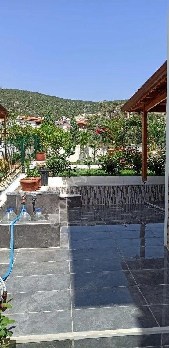 Denıze Yürüme Mesafesinde Mustakil Villa - Görsel 3