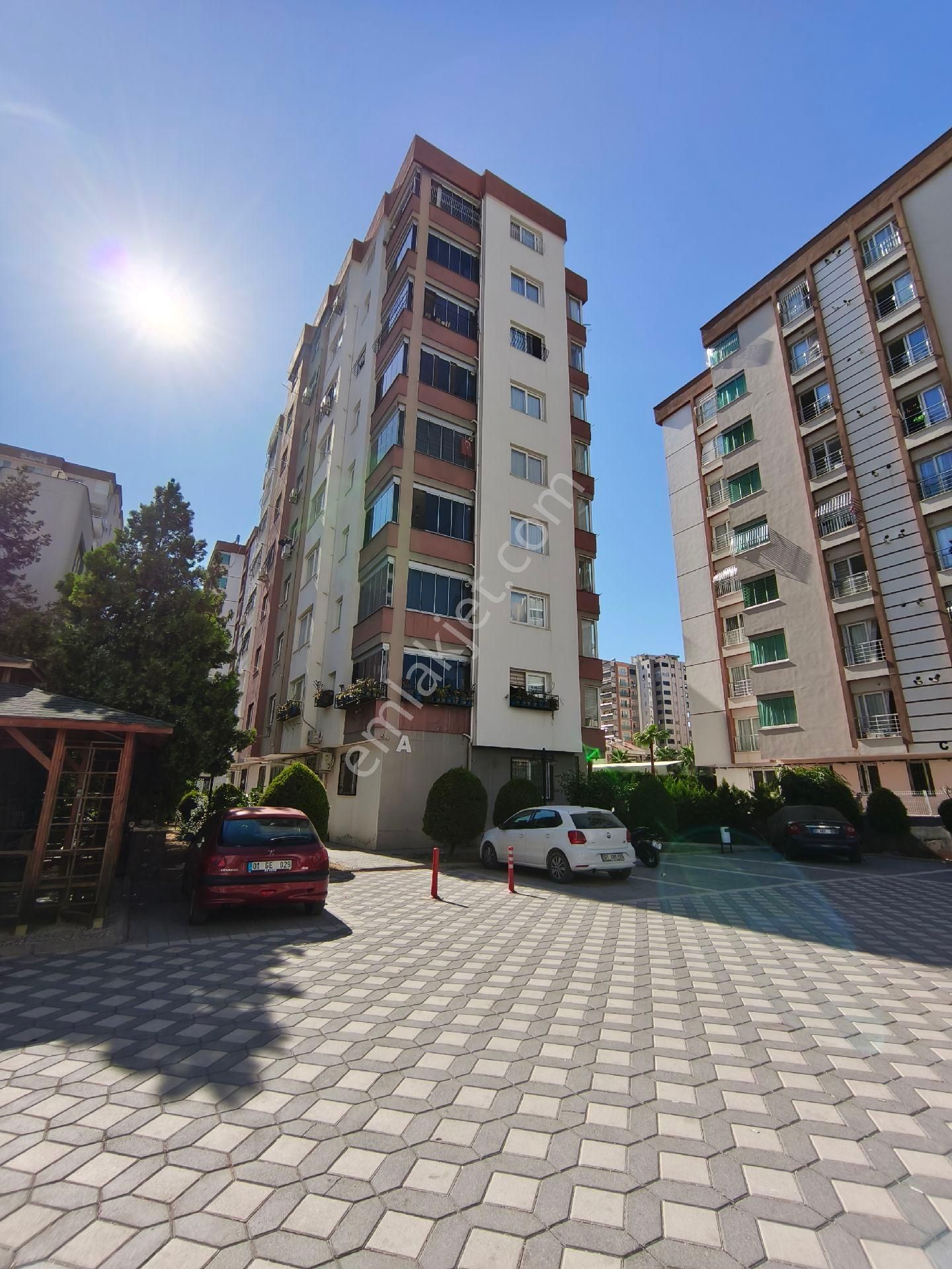 100 Yılda Düşük Katlı 3+1 Kapalı Mutfak Satılık