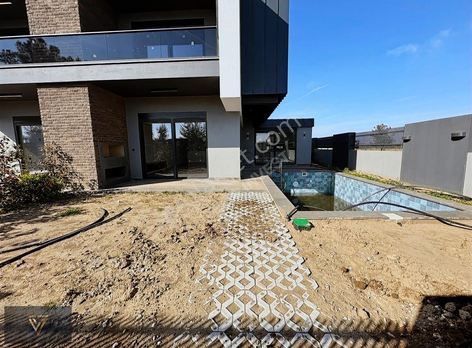 Döşemealtın'da Müstakil Havuzlu Köşe Villa | Vega Invest | - Görsel 4