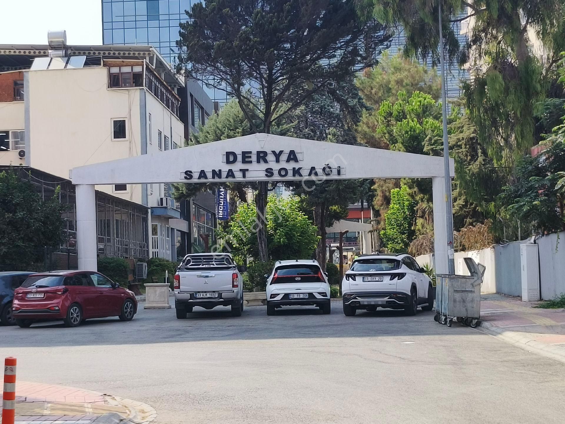 Medíkalpark Hastanesî Karsısı 3+1 Satılık Daíre