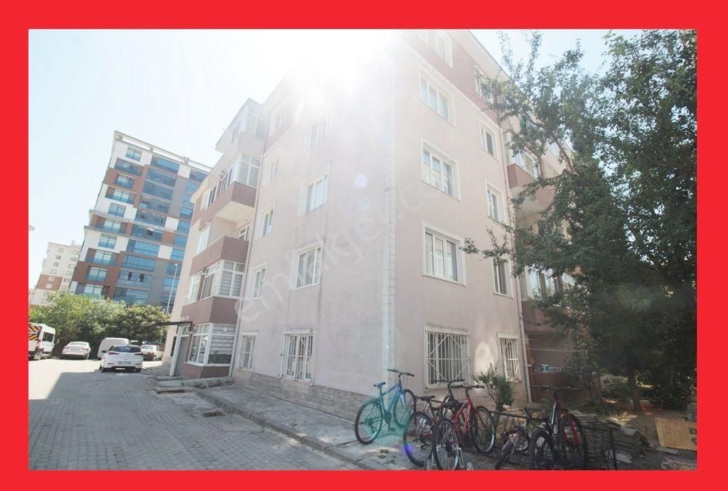 Emlakkonutları Yıldırımkent Sitesinde 130m2 3+1 Asansörlü Kiralık Ara Kat
