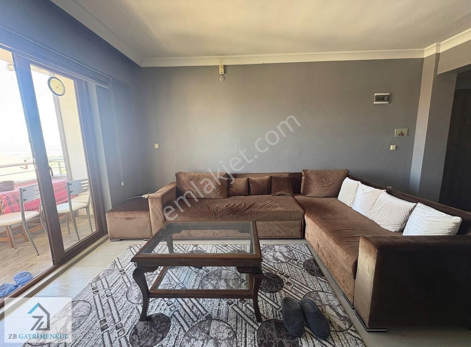 Havuzlu Otoparklı Site İçerisinde Kiralık 2+1 70m2 Daire