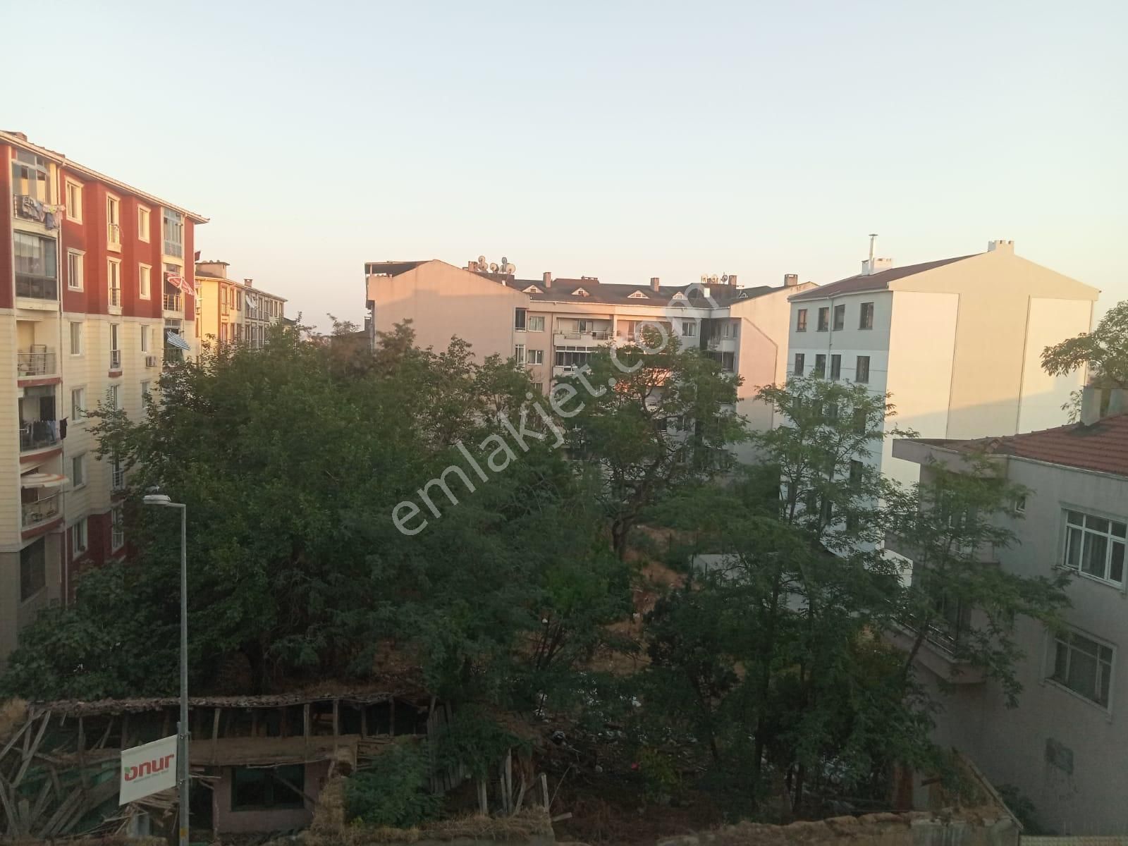 Merkezi Lokasyonda, Ferah, Balkonlu, Asansörlü, Kapalı Otoparklı, Ara Kat Kiralık Daire