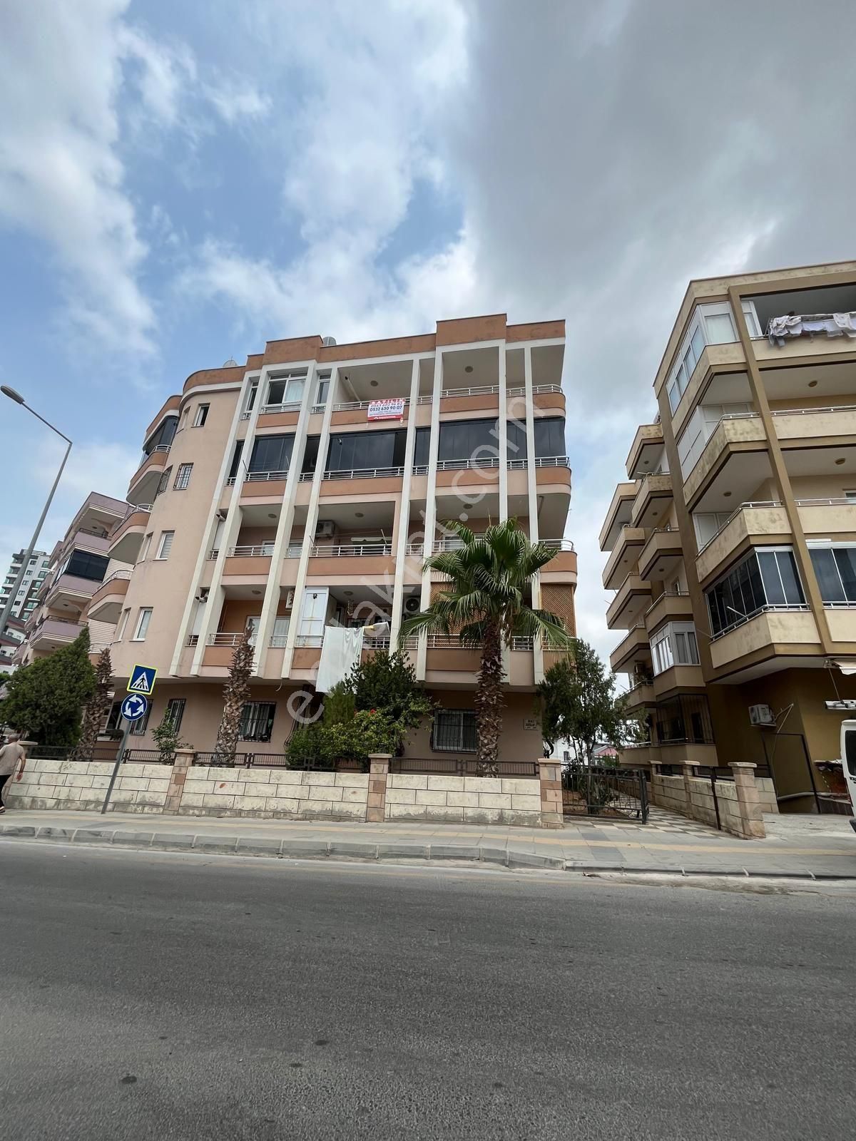 Dinç Emlak'tan Altaylılar'da Güney Cephe Kombili 3+1 Daire