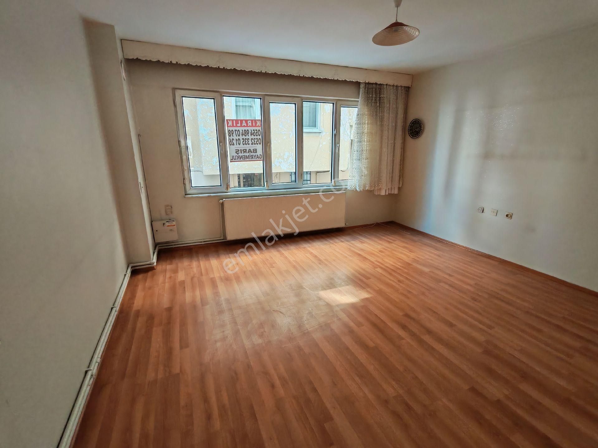 Barış Emlak'tan Umurbey'de Ara Kat Kiralık Daire.