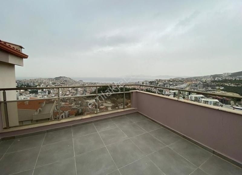 Merkezde Deniz Manzaralı Ve Havulu Sitede 4+1 Dublex Daire - Görsel 10