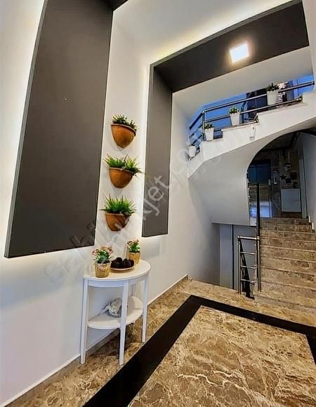 Merkezde Deniz Manzaralı Ve Havulu Sitede 4+1 Dublex Daire - Görsel 14