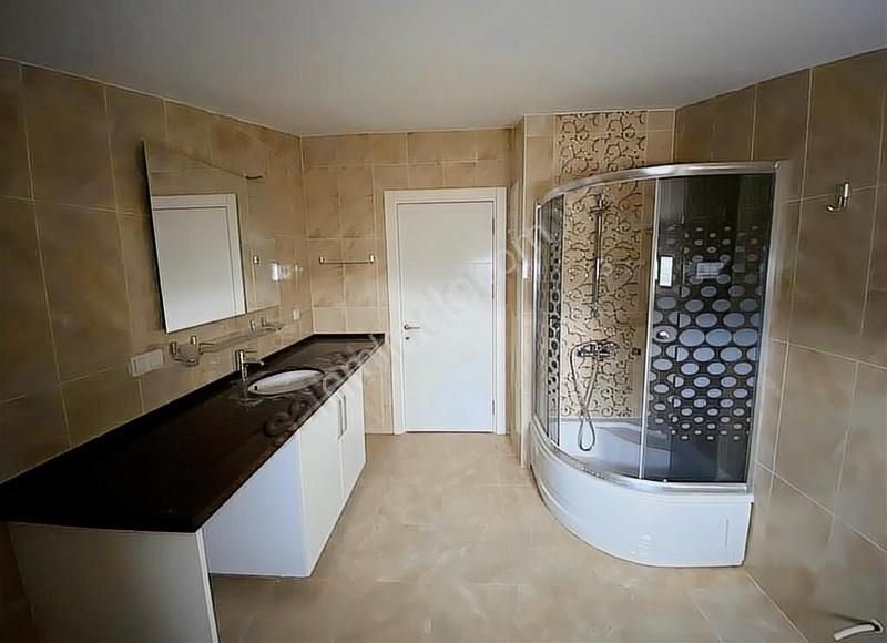 Merkezde Deniz Manzaralı Ve Havulu Sitede 4+1 Dublex Daire - Görsel 18