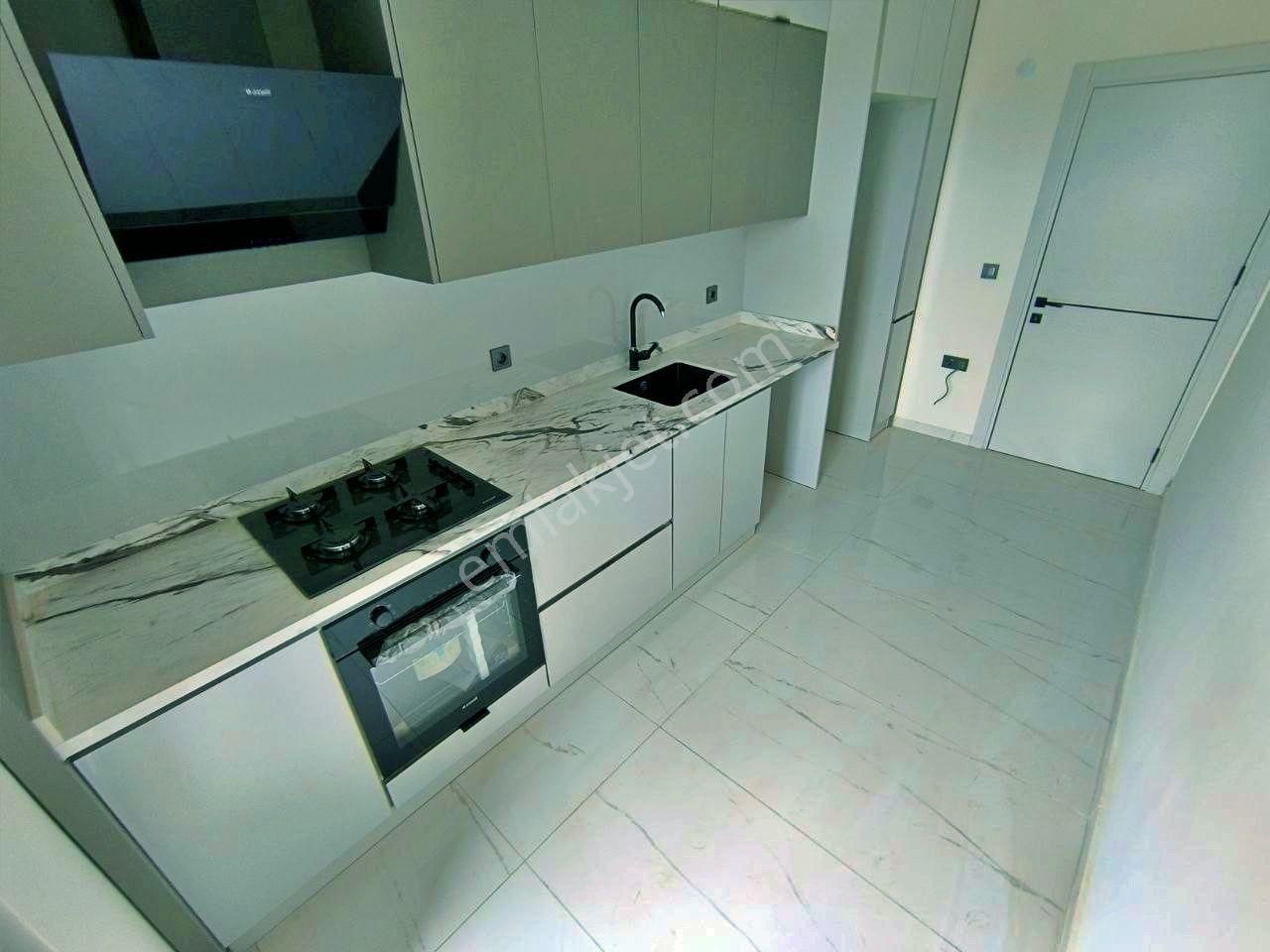 Uytundan Akçay Kızılkeçilide Satılık Ayrı Mutfak 2+1 Lüx Daire