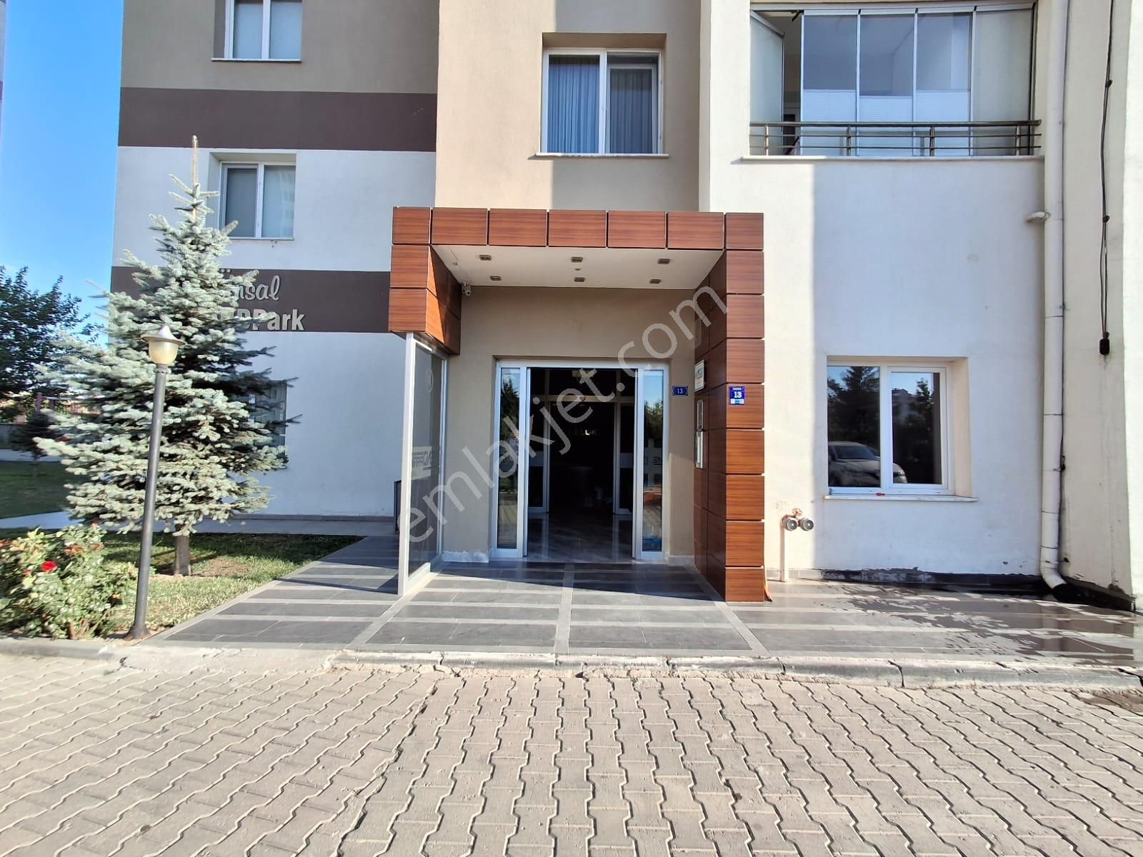 Yıldırım Beyazıt Hulusi Akar Bulvarı Üeri Site İçerisinde Lüks Satılık 3+1 Daire - Görsel 3