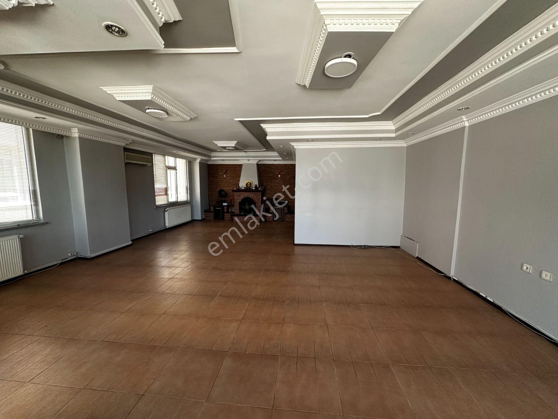 İnegöl Avm Karşısı 185 M2 Süper Konumlu Daire ,hem Konut Hem Ticari Olarak Kullanılabilir .. - Görsel 5