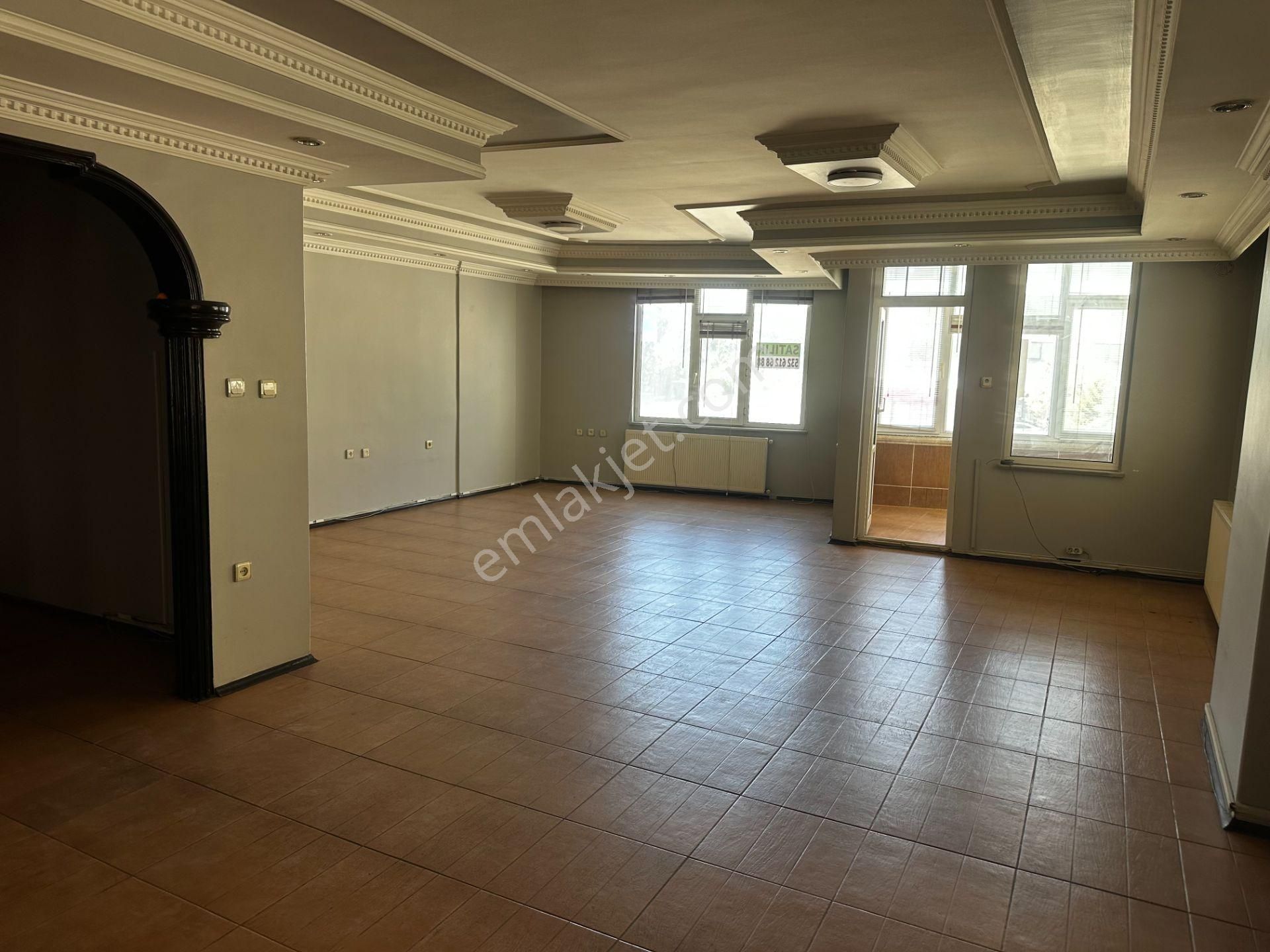 İnegöl Avm Karşısı 185 M2 Süper Konumlu Daire ,hem Konut Hem Ticari Olarak Kullanılabilir .. - Görsel 3