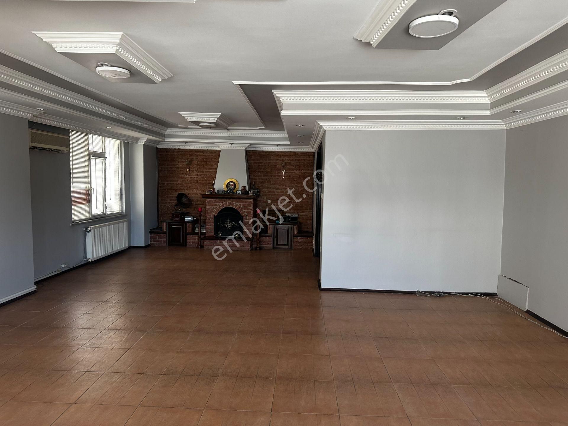 İnegöl Avm Karşısı 185 M2 Süper Konumlu Daire ,hem Konut Hem Ticari Olarak Kullanılabilir .. - Görsel 4