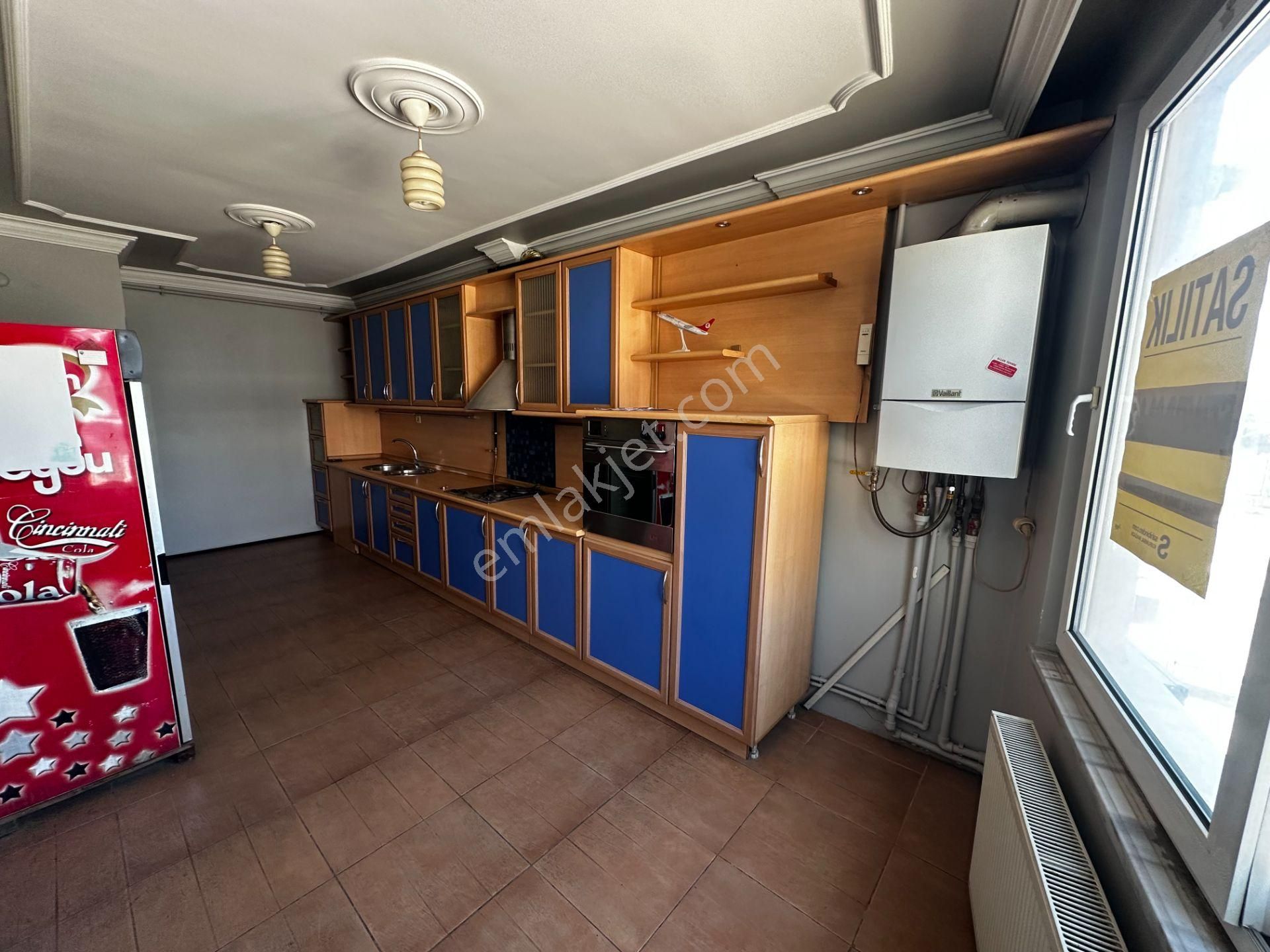 İnegöl Avm Karşısı 185 M2 Süper Konumlu Daire ,hem Konut Hem Ticari Olarak Kullanılabilir .. - Görsel 11