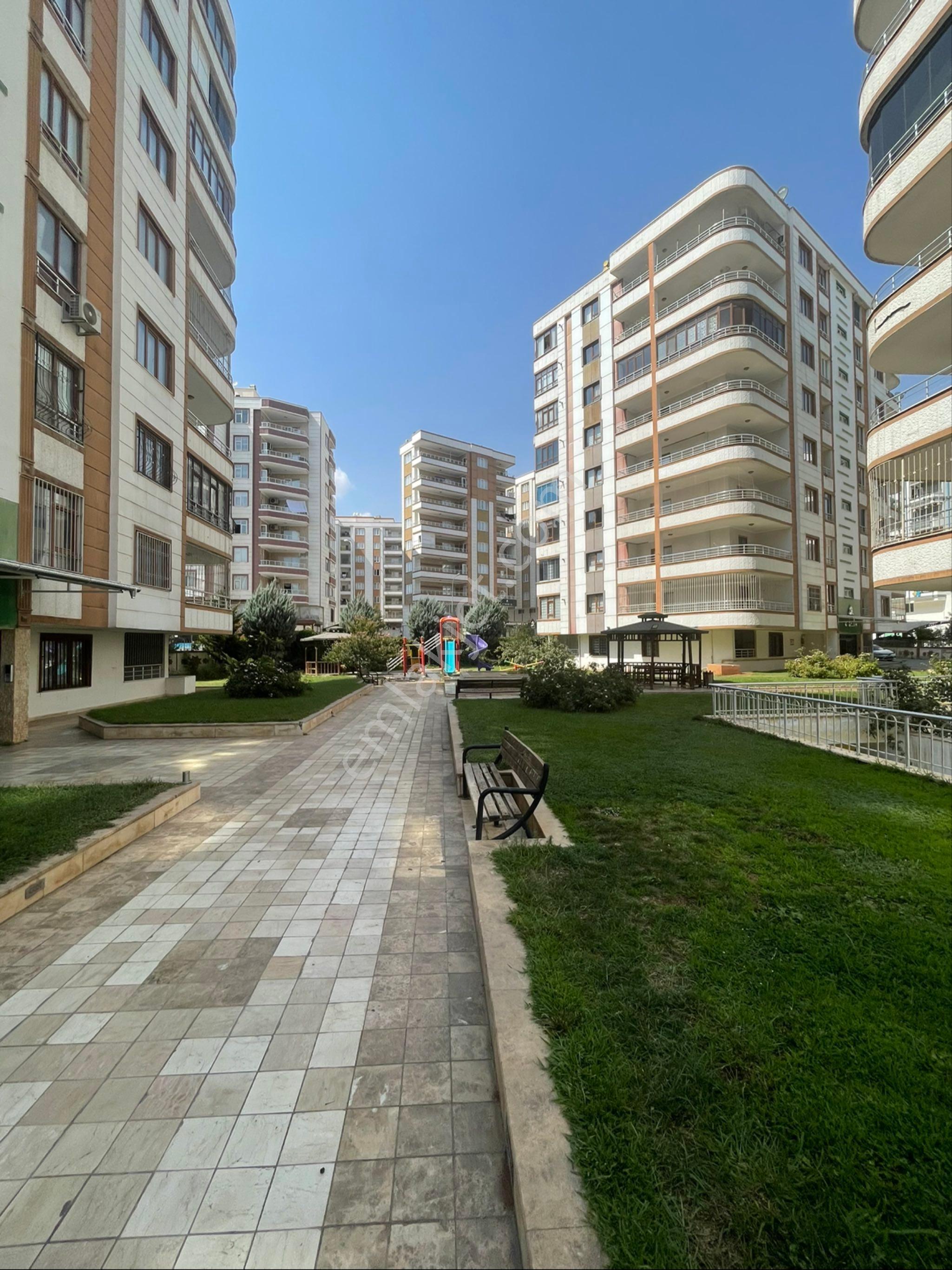 Barış Emlaktan Karşıyakada Satılık 4+1 Satılık - Görsel 32