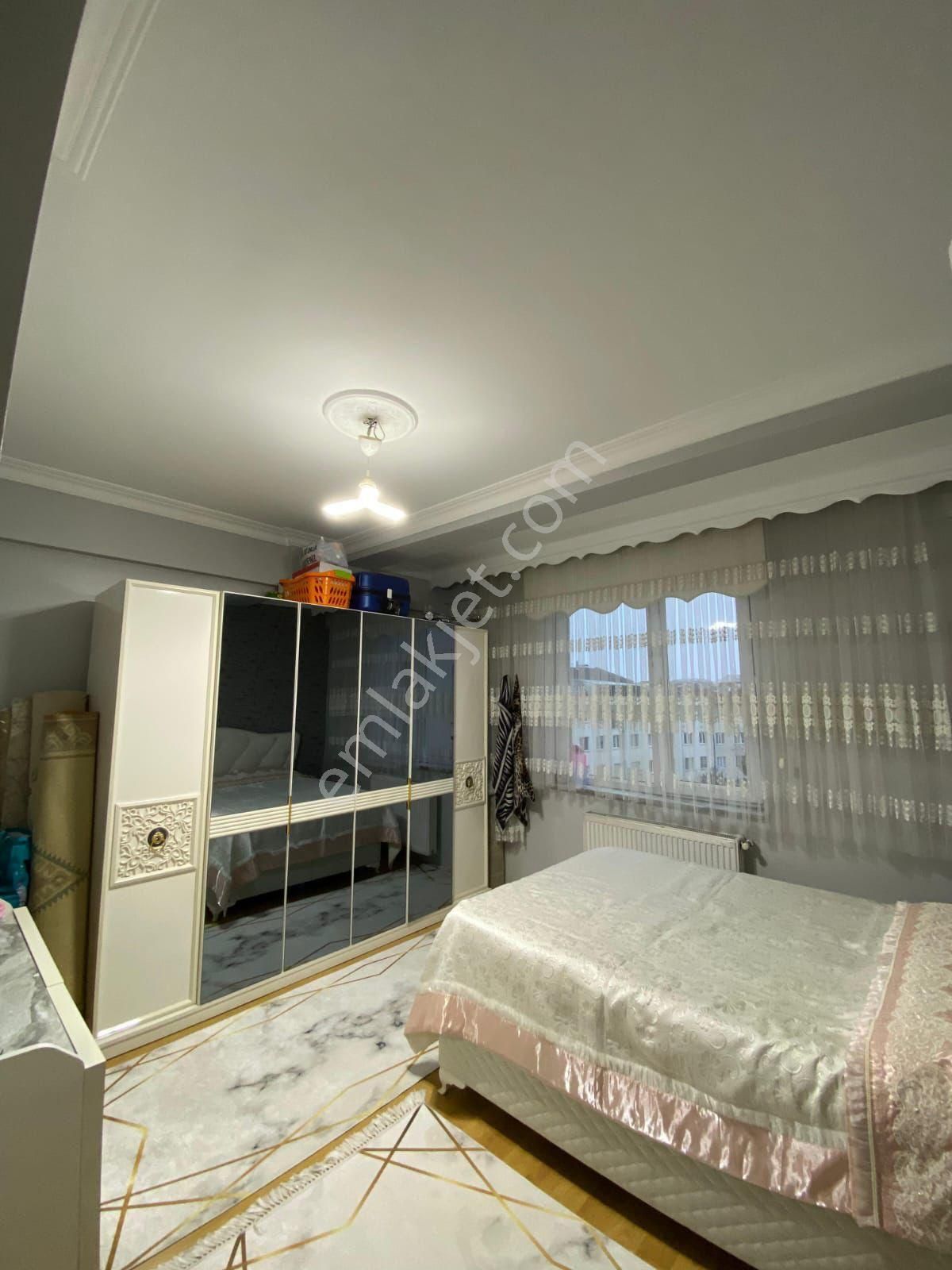 Recep Ümit Emlak'tan Gaffar Okkan Caddesi Üzerinde Asansörlü Satılık 3+1 Ferah Daire - Görsel 6