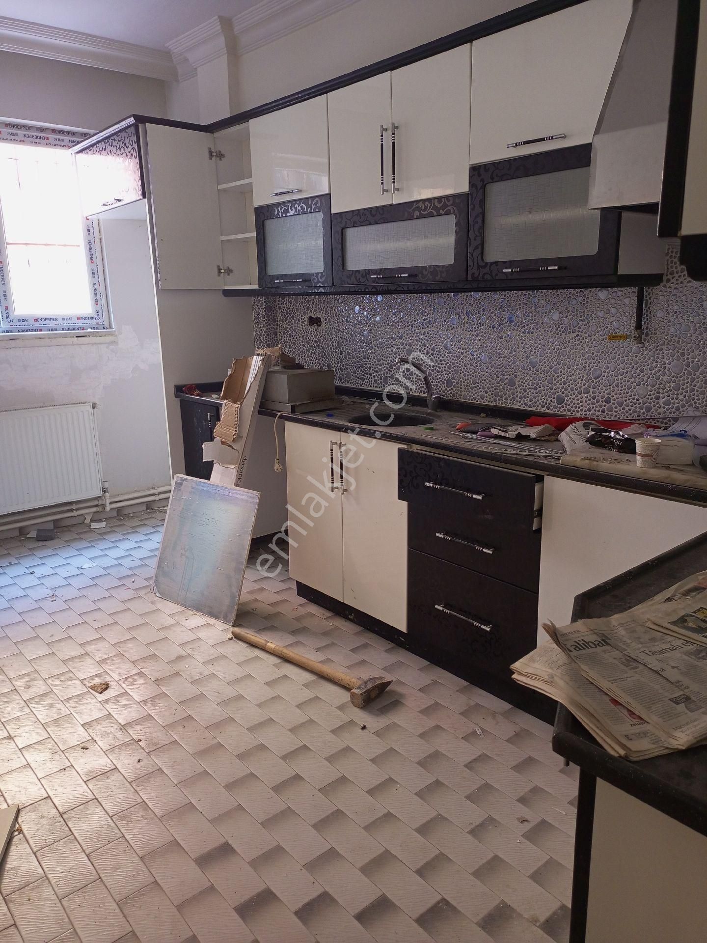 Rekoor Emlak'tan Rasathane Mh.3+1 Tadilatlı Satılık Daire