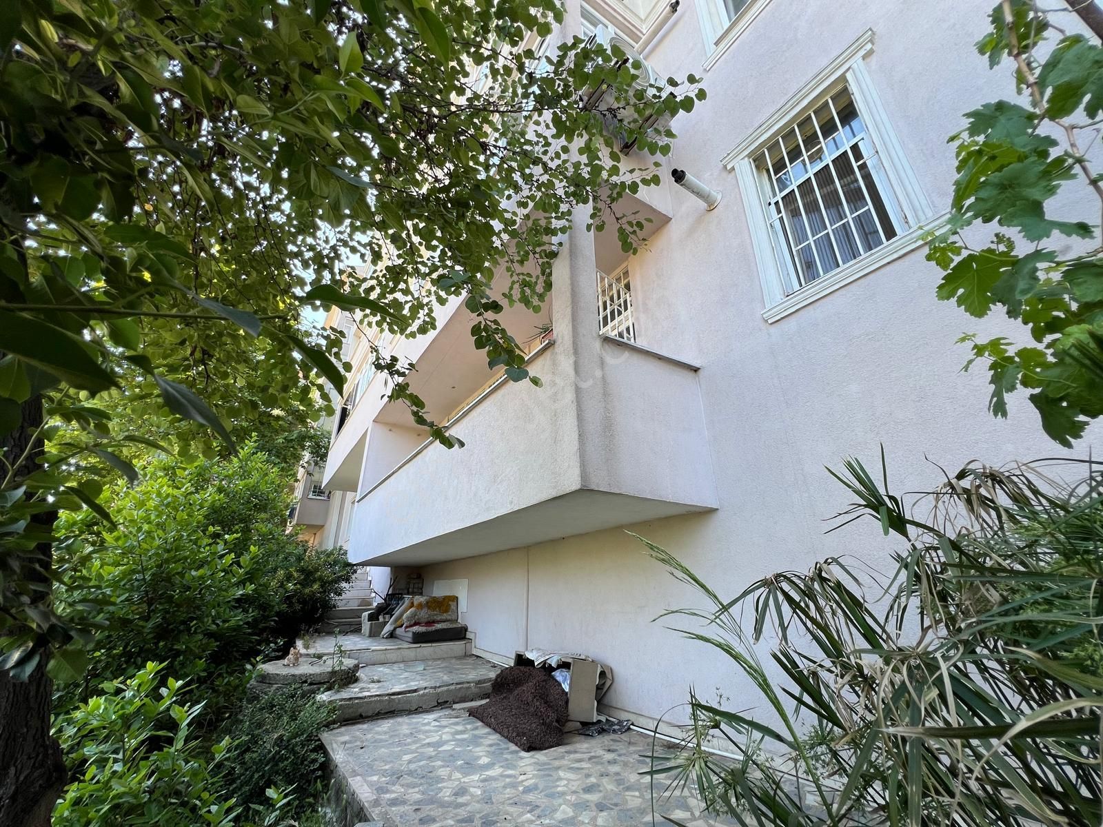Çengelköy Ata-2 Sitesinde 130 M2 Keyifli 3+1 Daire