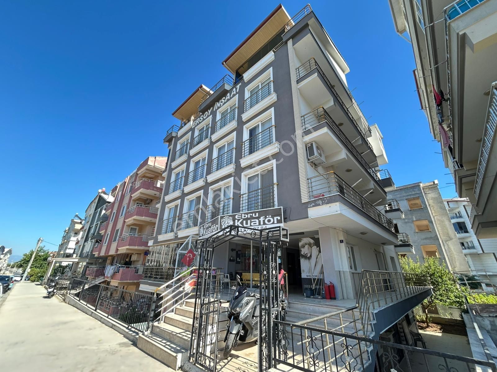 Didim Merkezii Konumda 3+1 Ayrı Mutfak Ön Cephe Krediye Uygun