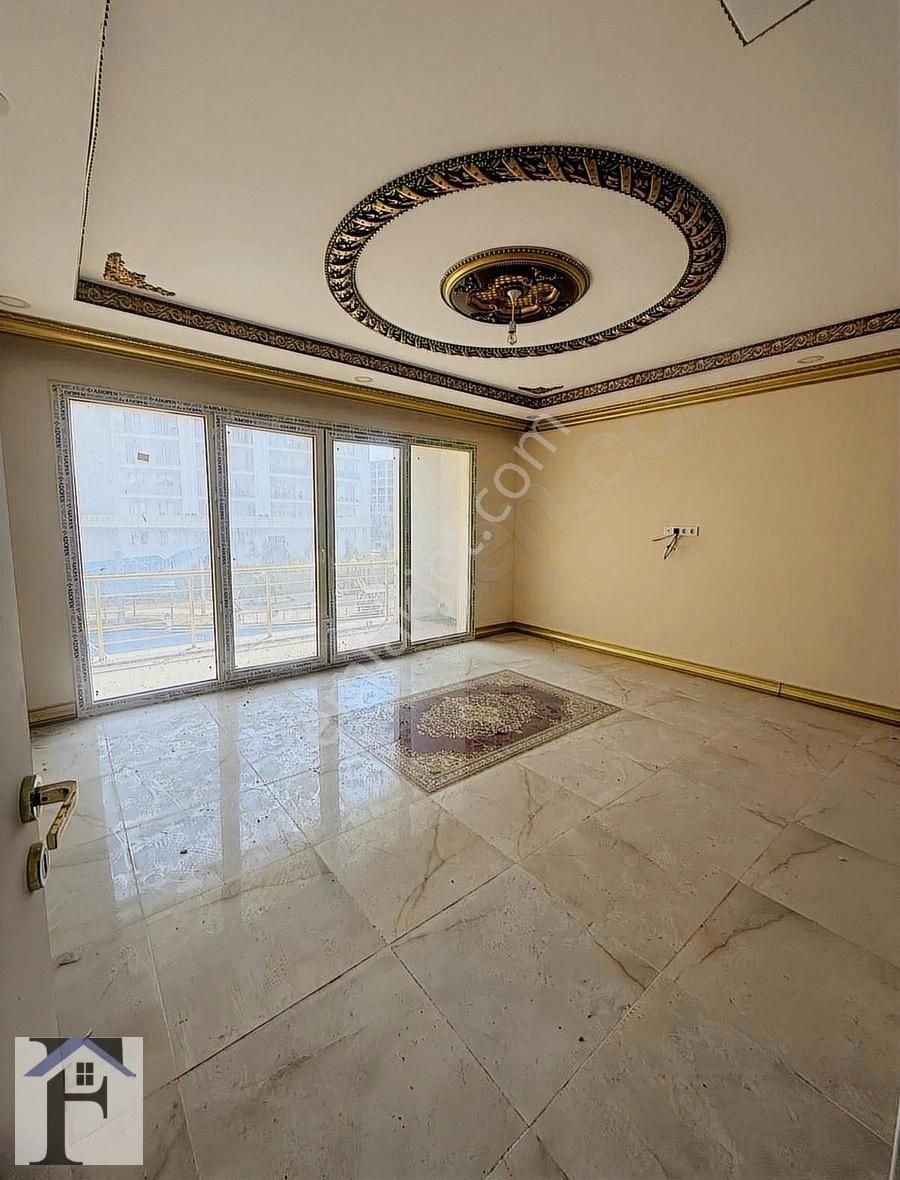 Silivri Yeni Mah. Yorulmaz Sarayları Sitesi Masrafsız 3+1 Daire