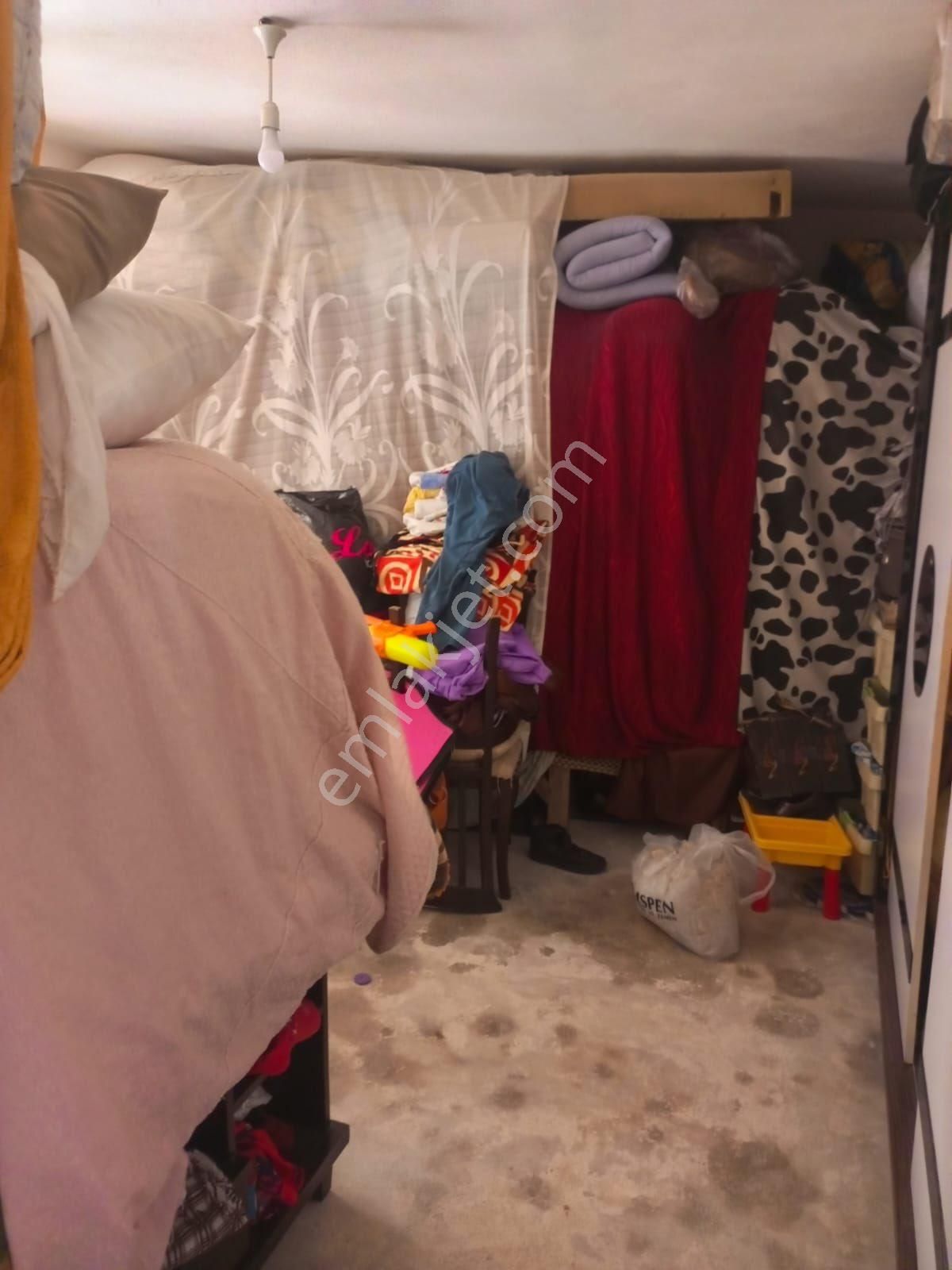 Kıbrıscd.karşı Arası Tek Katlı 2+1 Satılık Müstakil Ev - Görsel 4