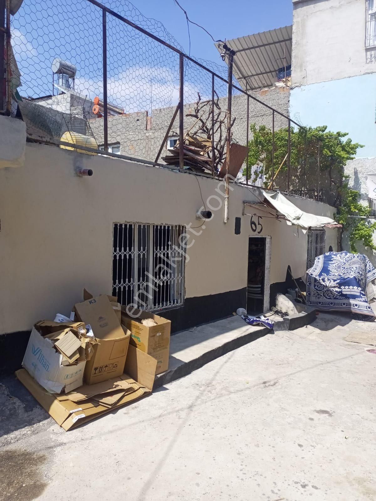 Kıbrıscd.karşı Arası Tek Katlı 2+1 Satılık Müstakil Ev