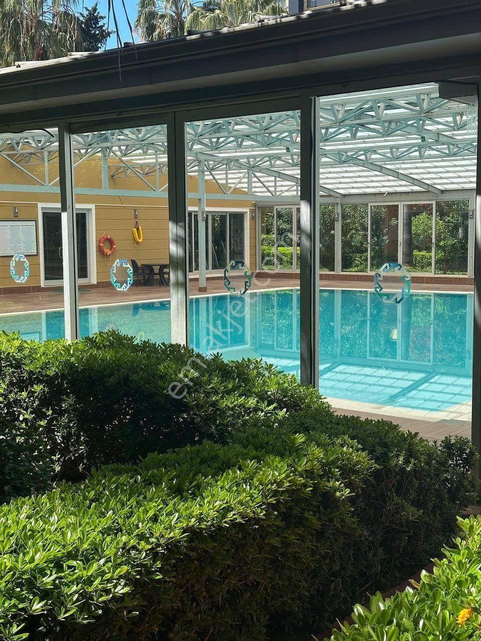Alanya Oba'da Denize Yürüme Mesafesinde Eşyalı 3+1 Satılık Daire