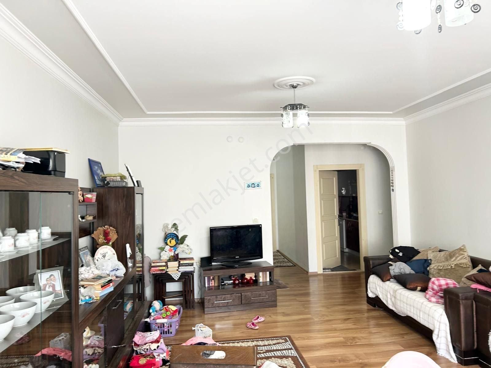 Yükselden Geniş 3+1 140m2 Ara Kat ,ön Cephe Full Kredili Daire - Görsel 10